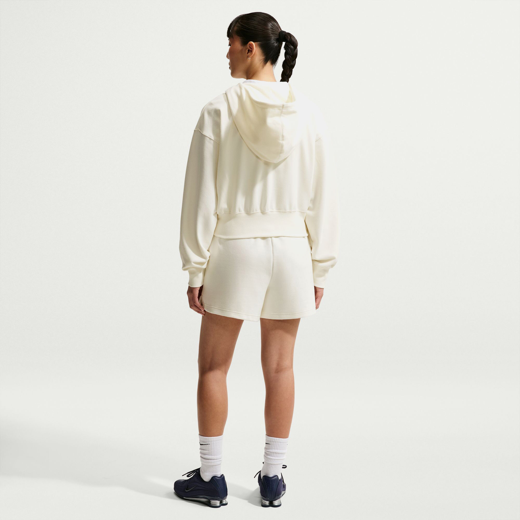 نايكي سبورتسوير فينيكس فليس image number 1