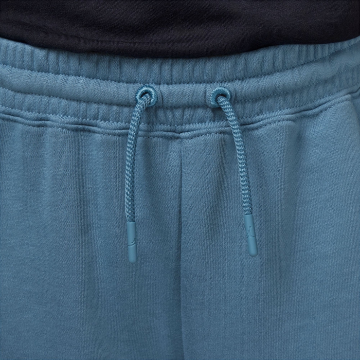 Jordan Sneaker School image number 2 Jordan Sneaker School image number 2