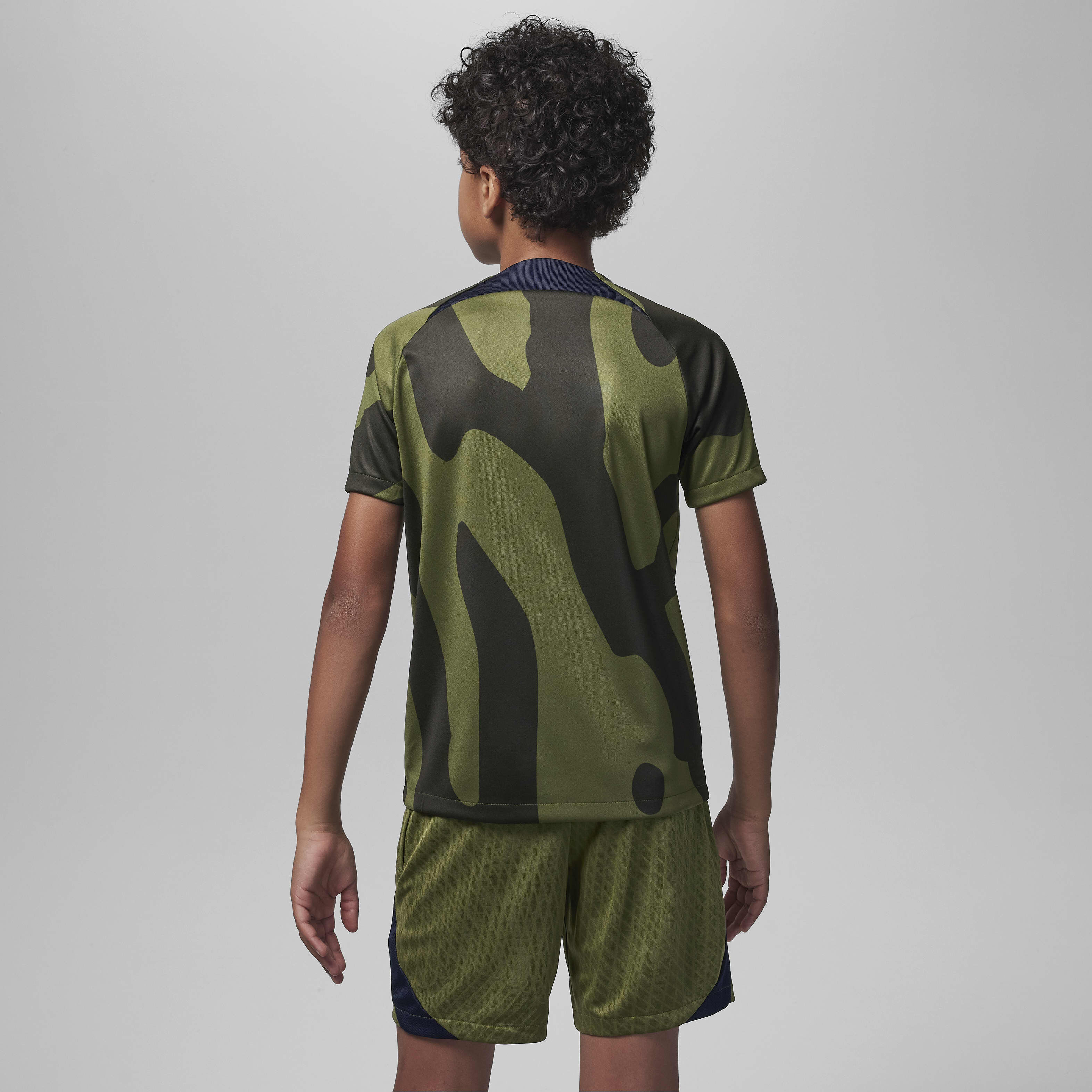 Paris Saint-Germain Academy Pro Fourth image number 1