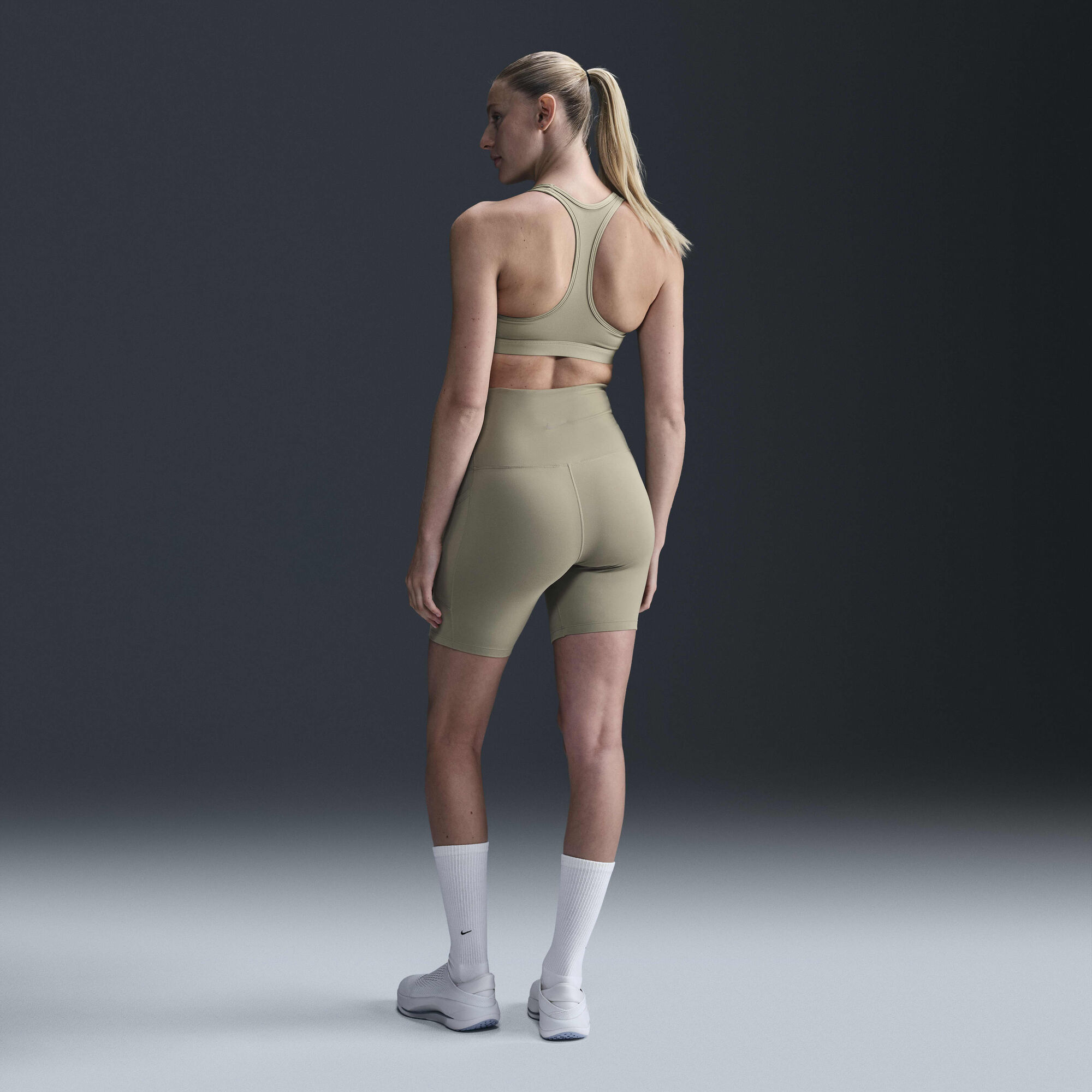 Zoom image