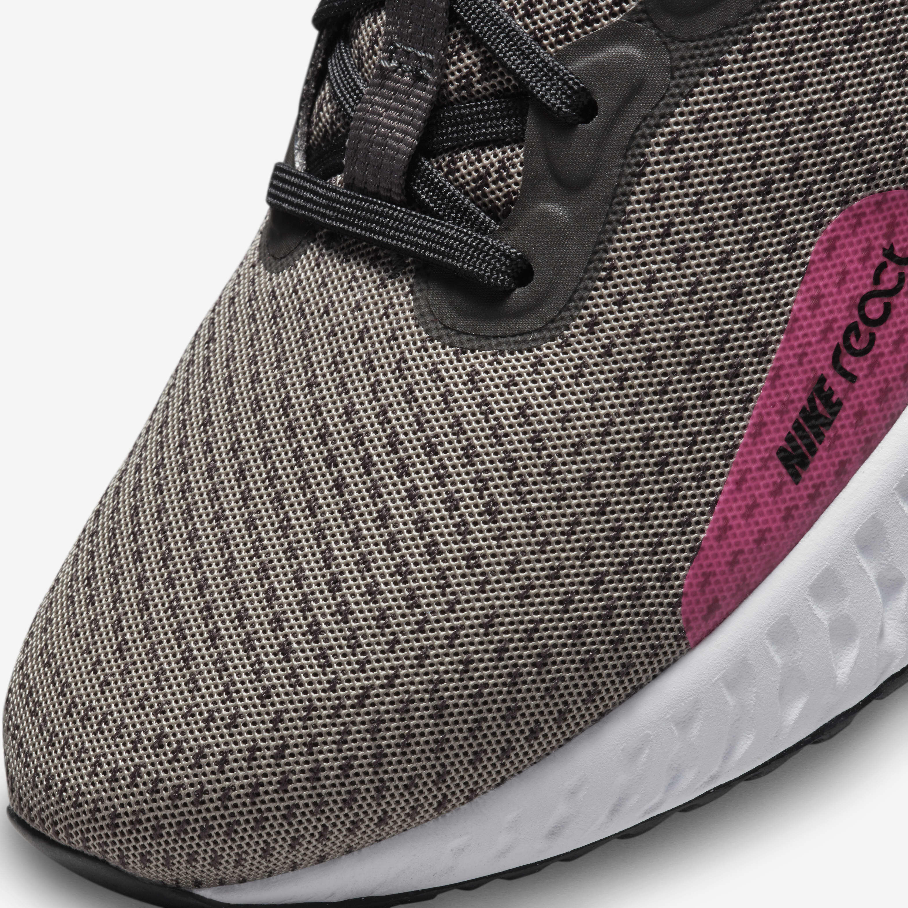 Nike React Miler 3 image number 6