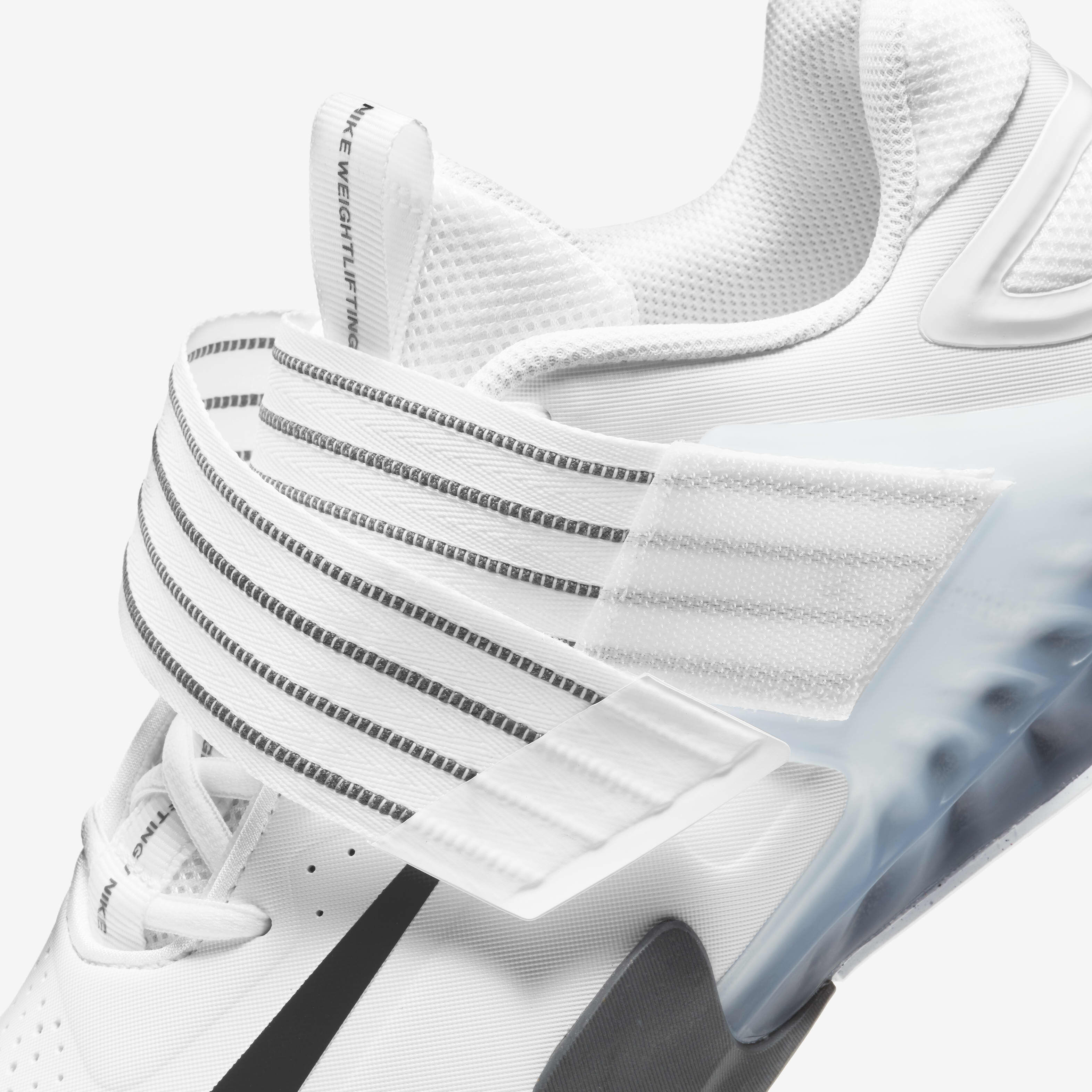 نايكي سافاليوس image number 8