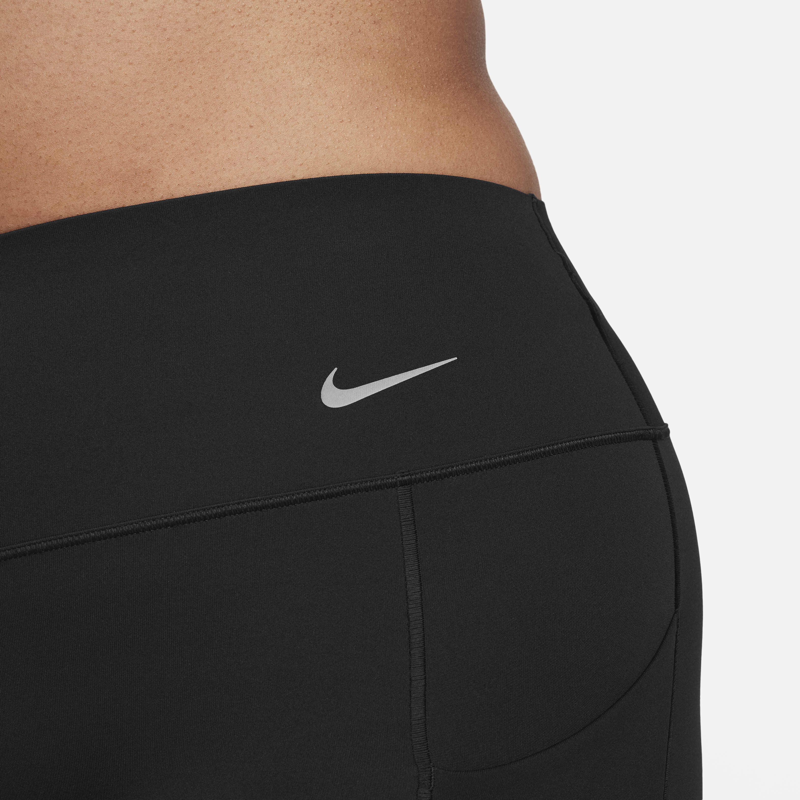 نايكي يونيفيرسا image number 4