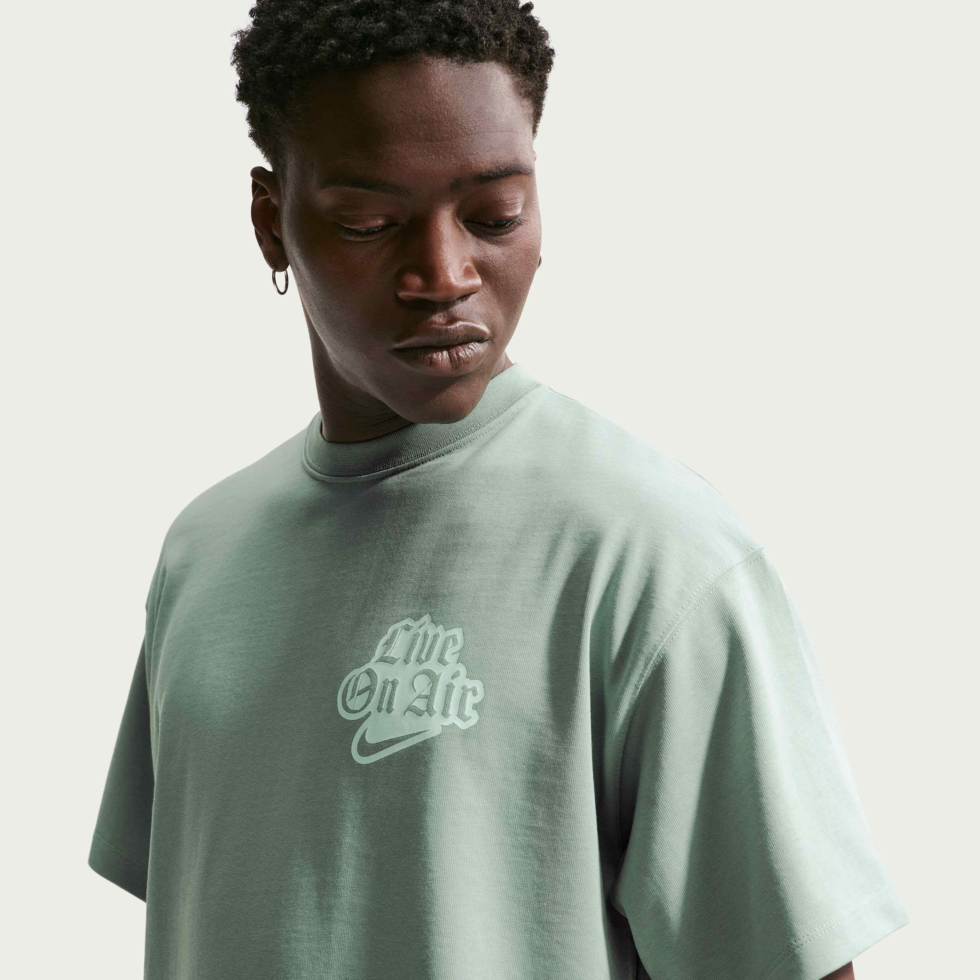 Nike Solo Swoosh image number 2