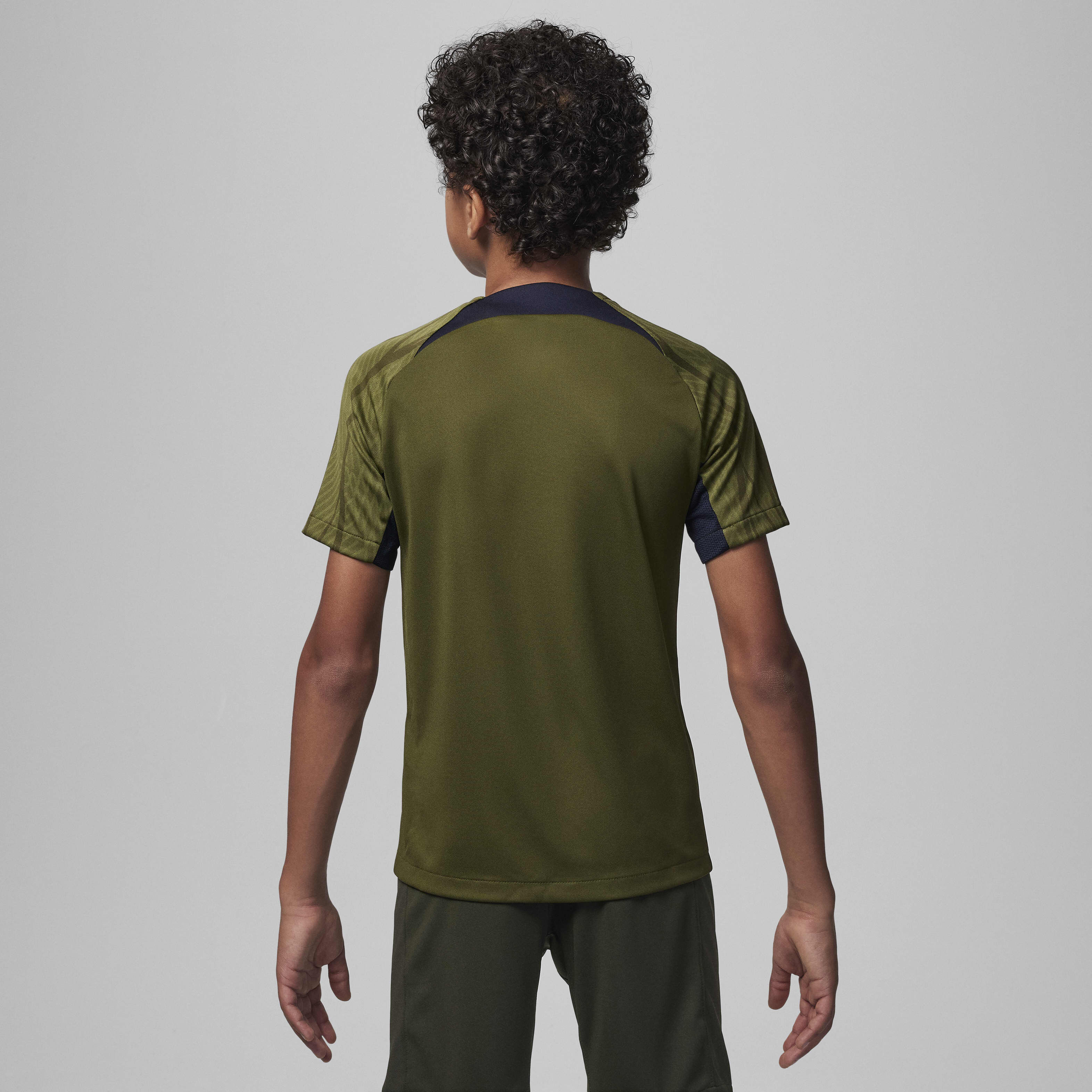 Paris Saint-Germain Strike Fourth image number 1