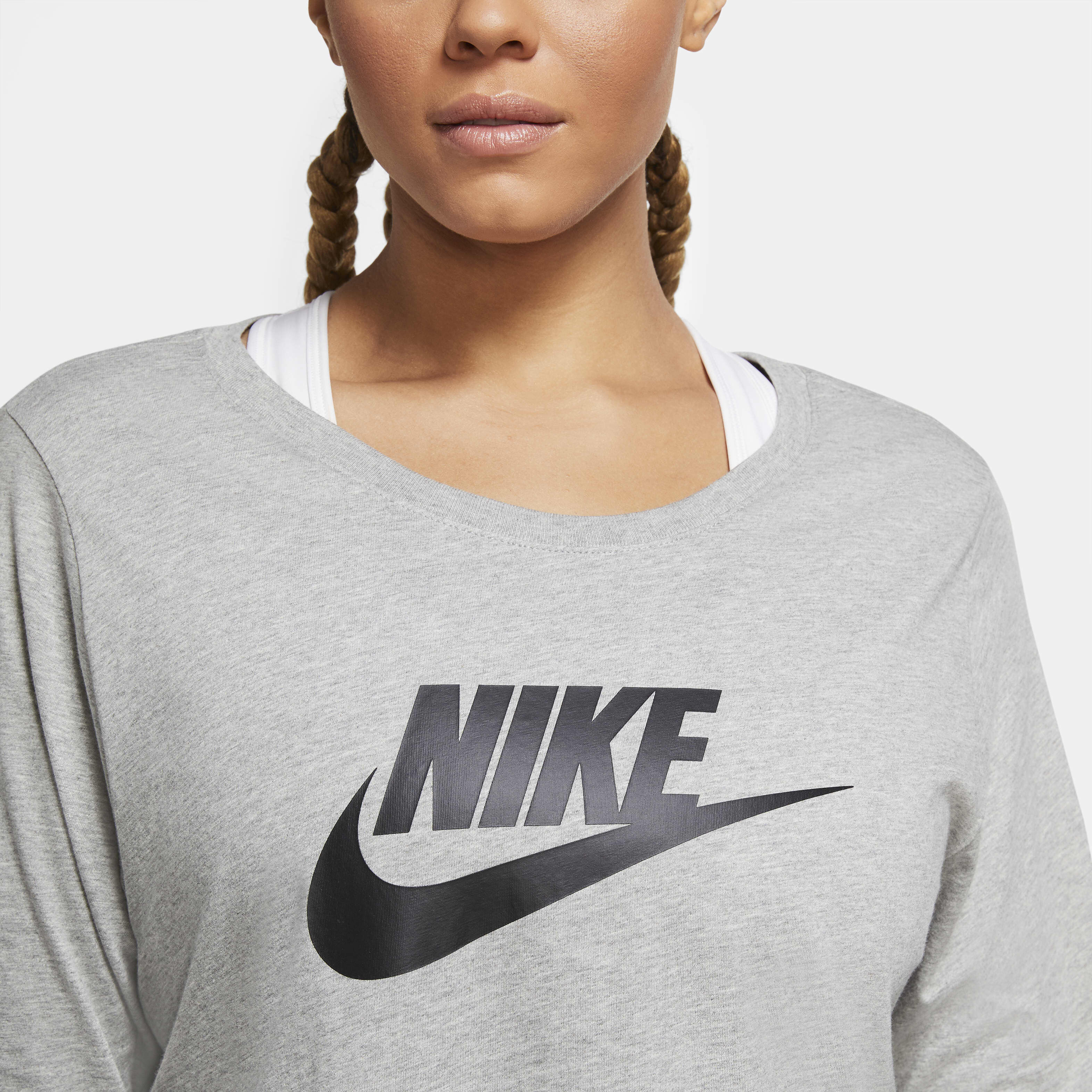 Nike Sportswear Essential image number 2