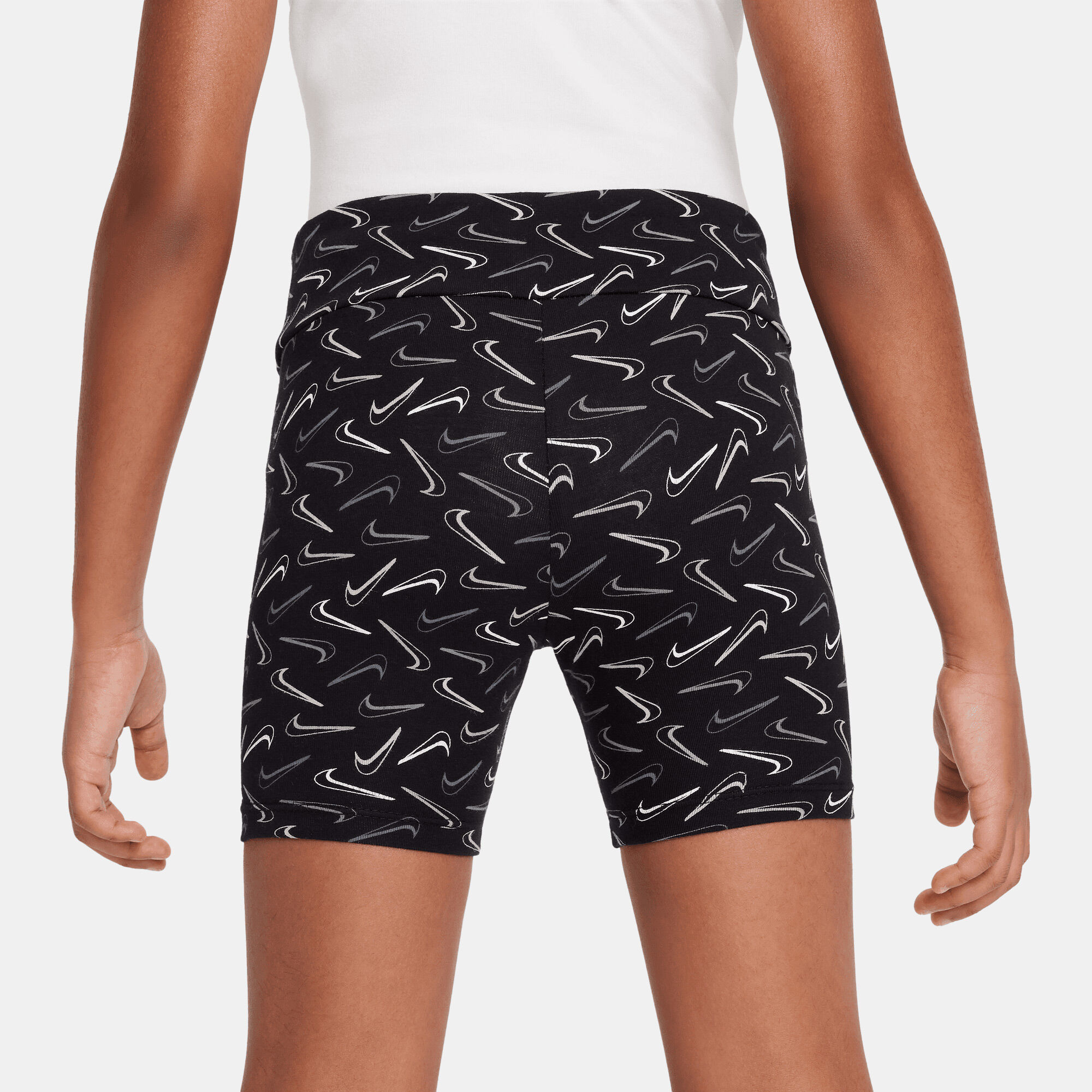 نايكي سووش image number 2