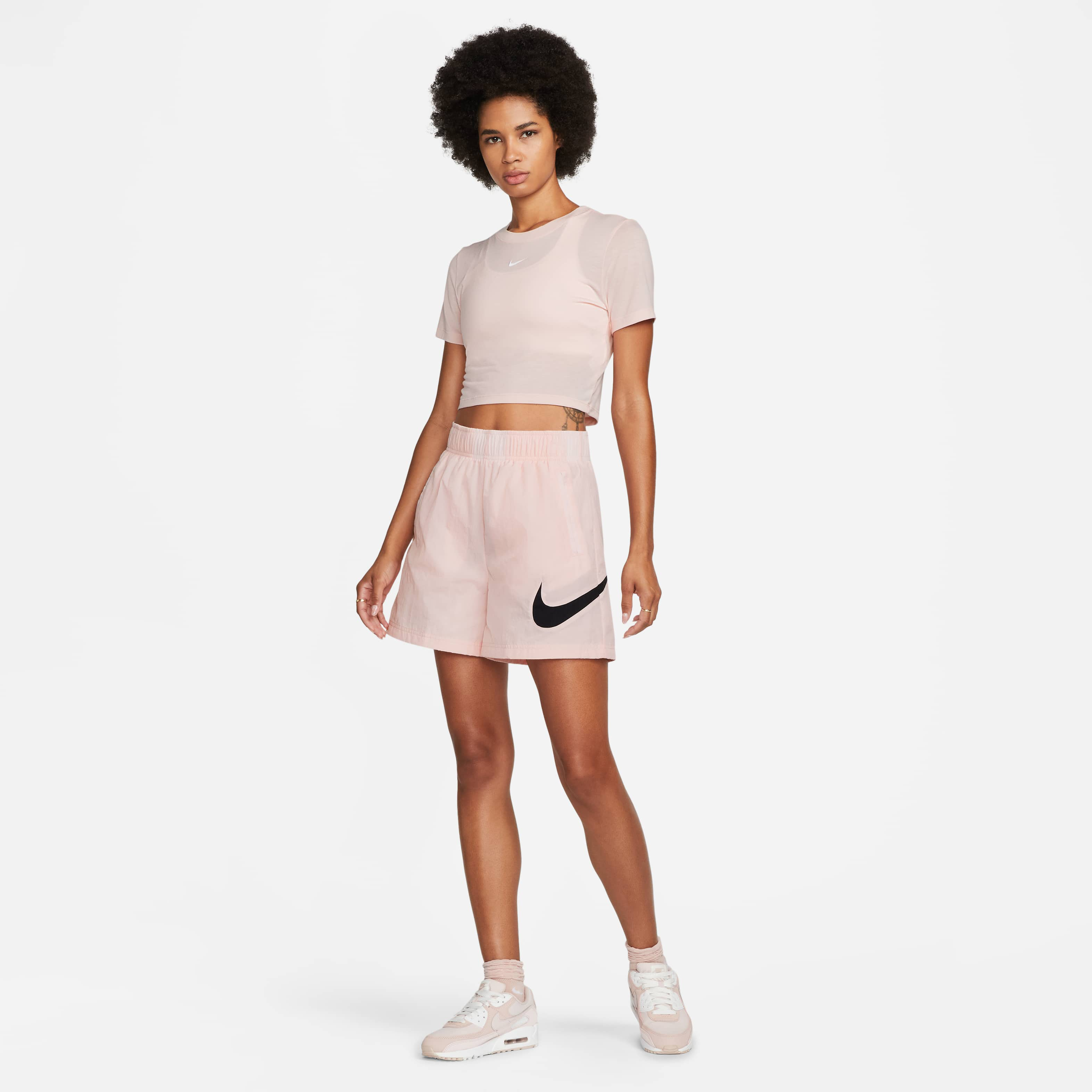 Nike Sportswear Essential image number 5