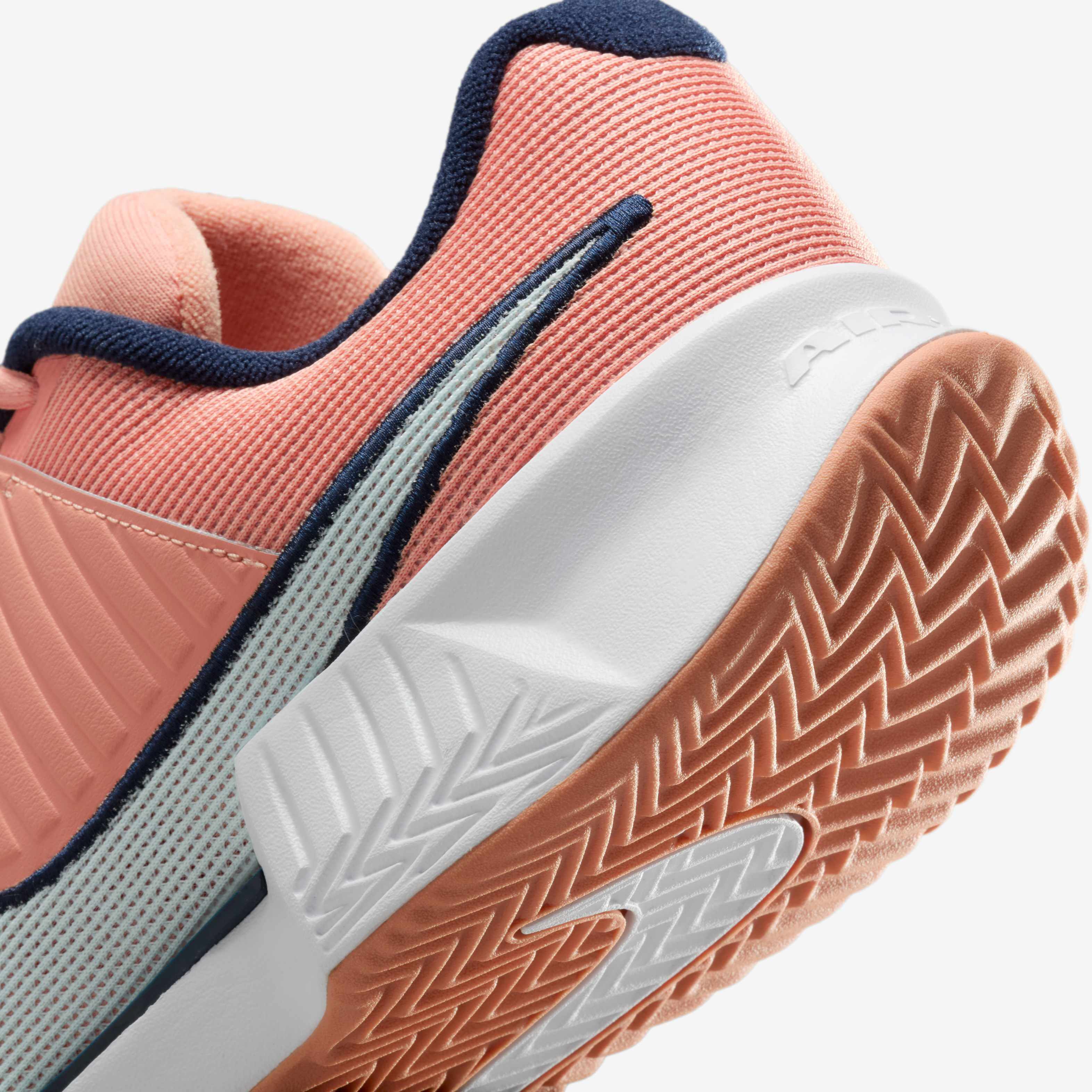 نايكي زووم GP تشالنج برو image number 7