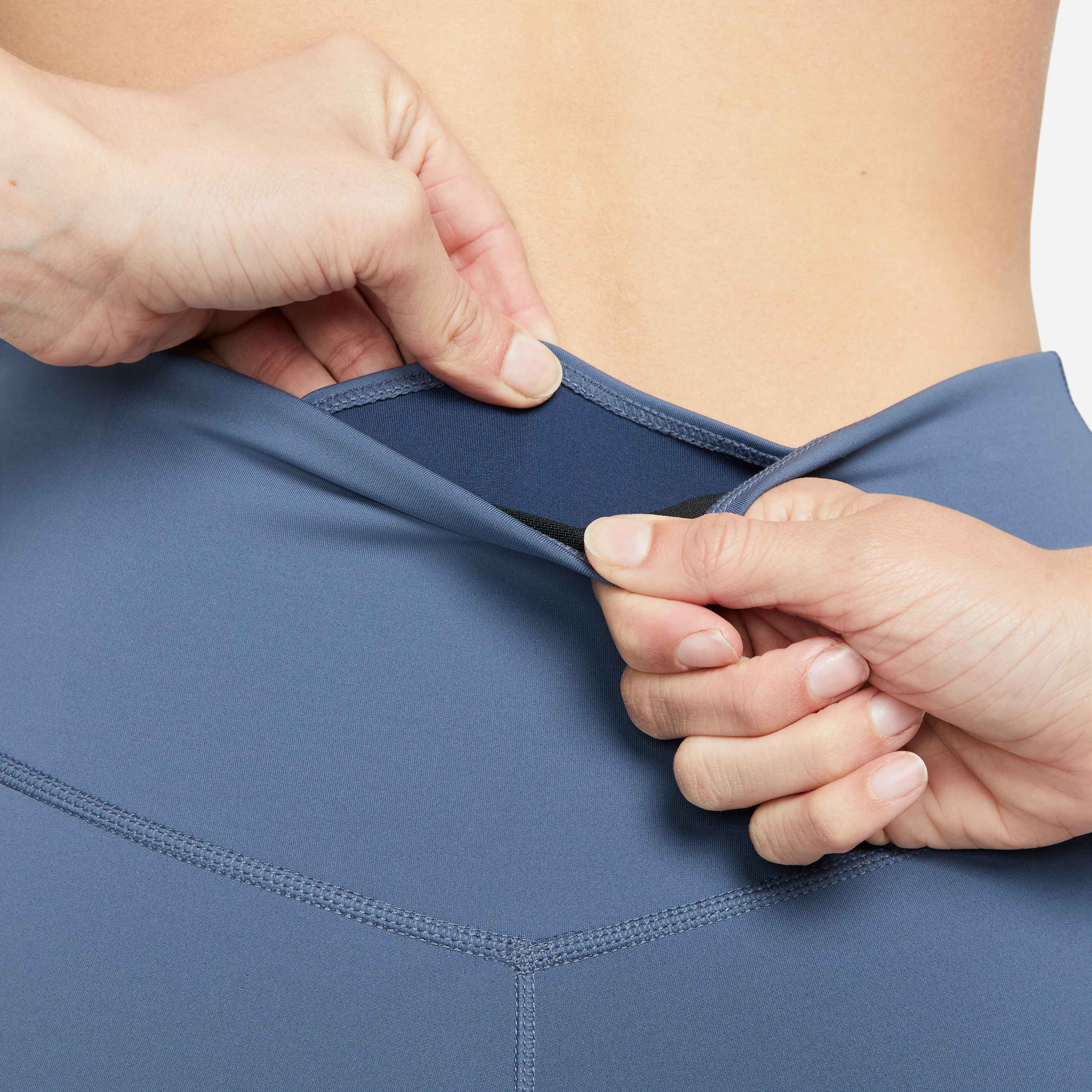 نايكي ون ليك بروتكشن: بيريود image number 5