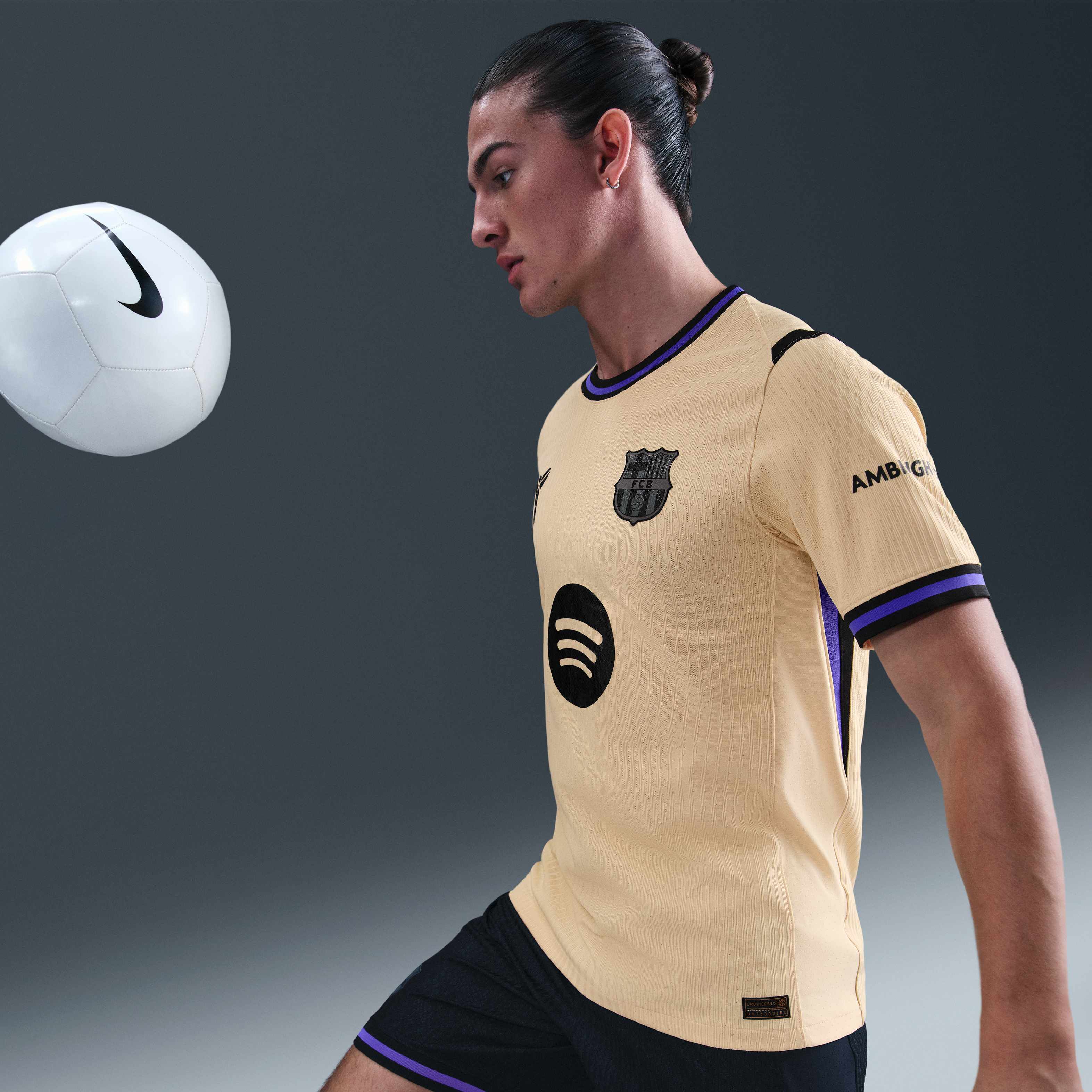 Nike FC Barcelona シャツ image.png