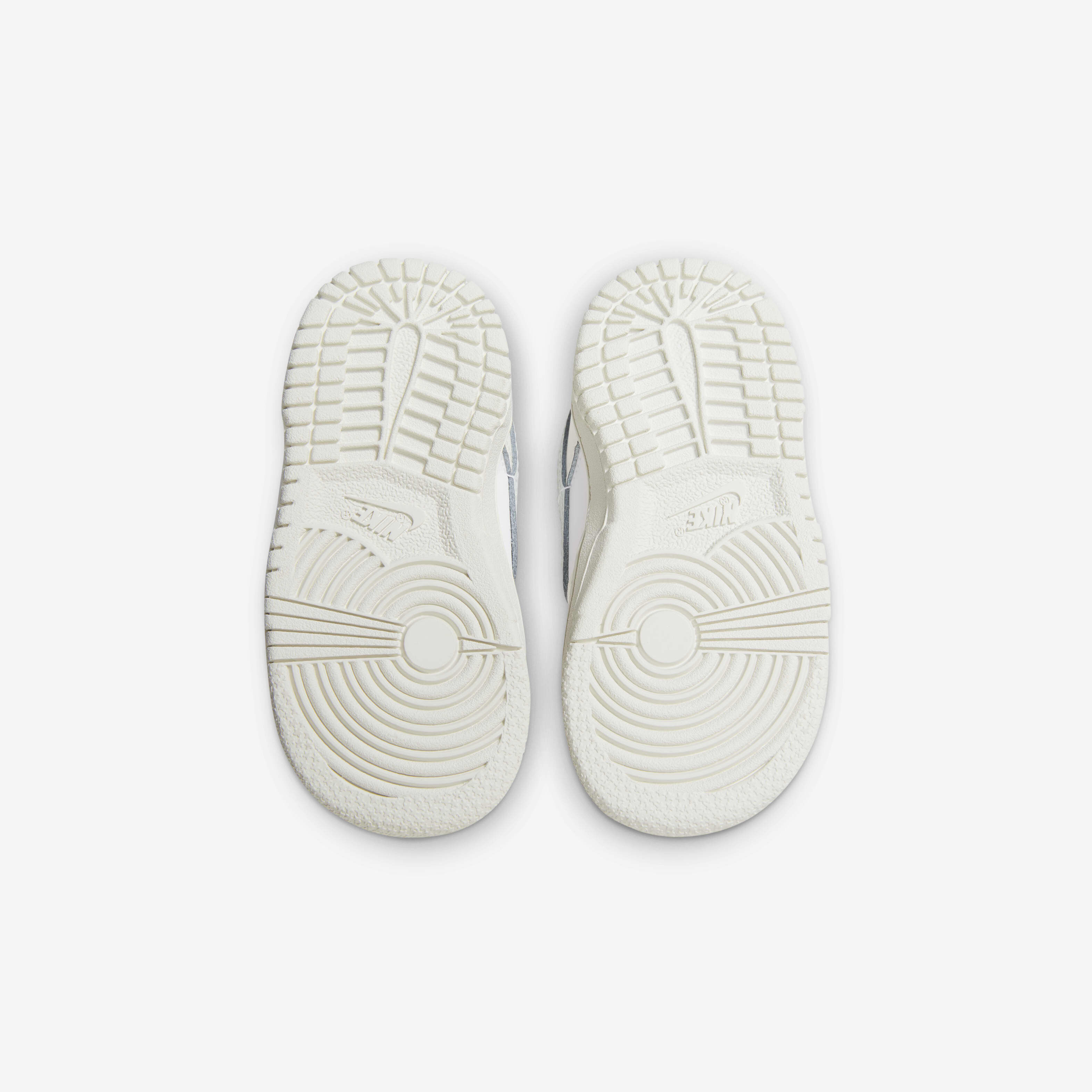 نايكي دانك لو image number 1