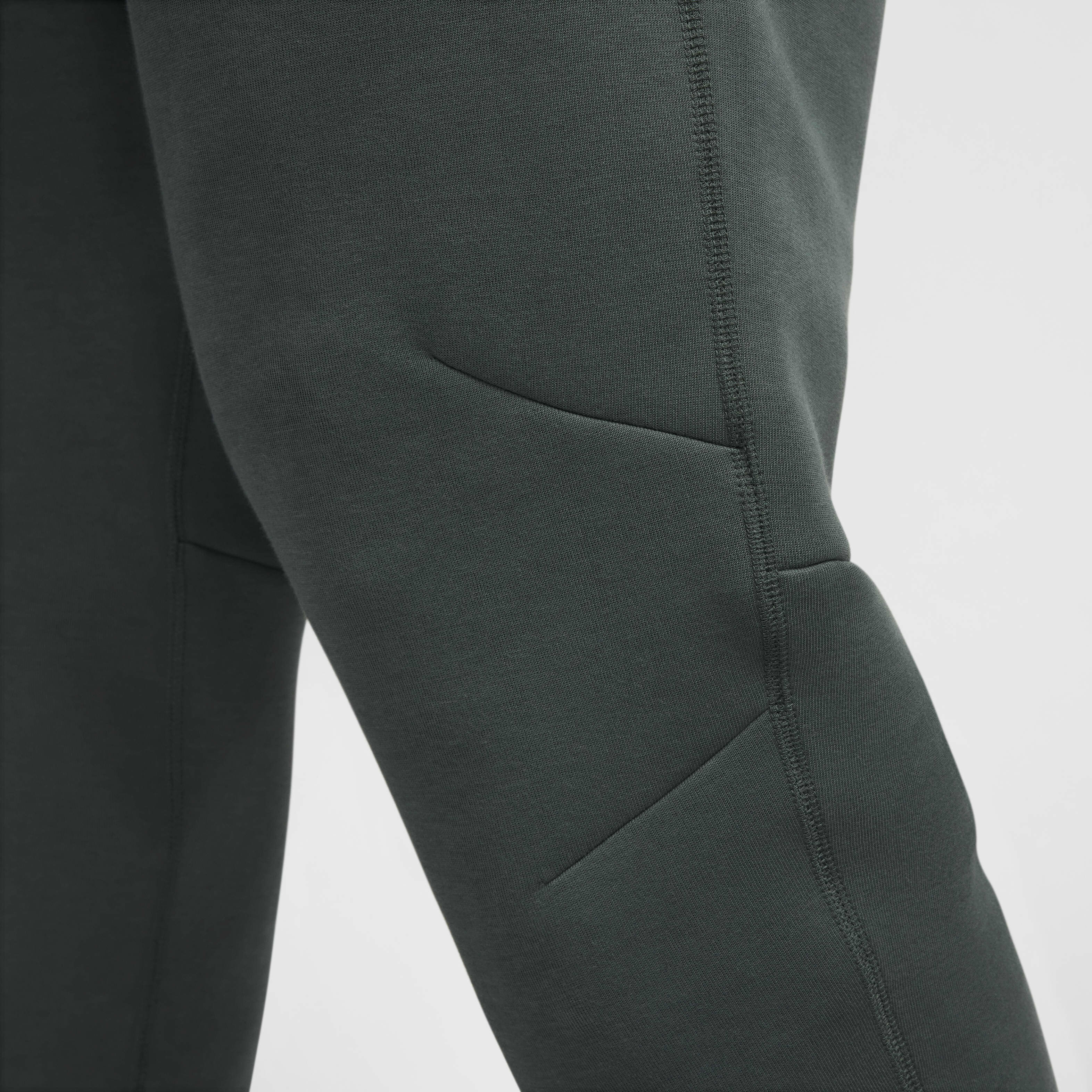 Nike Sportswear Tech Fleece image number 15