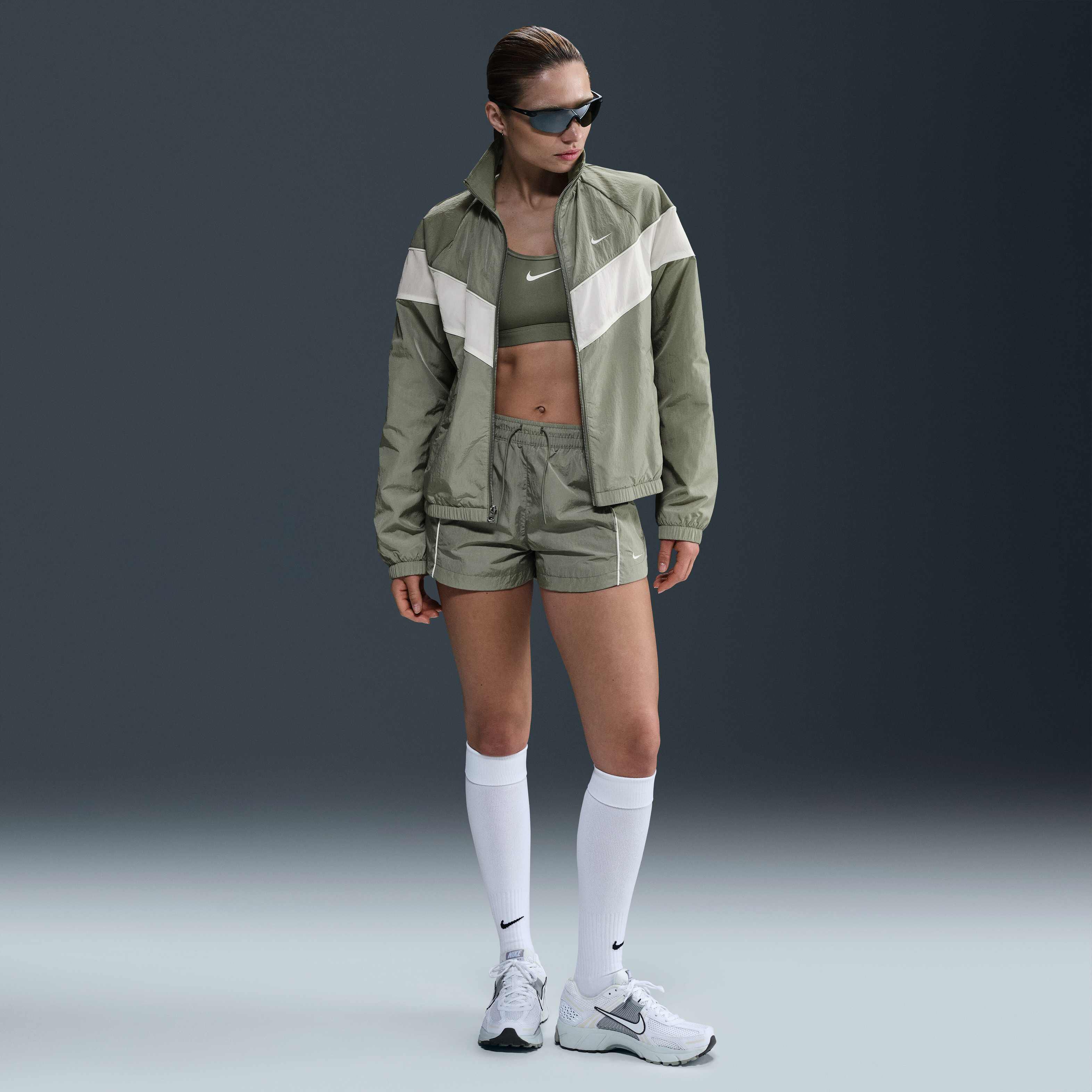 Nike Windrunner image number 3