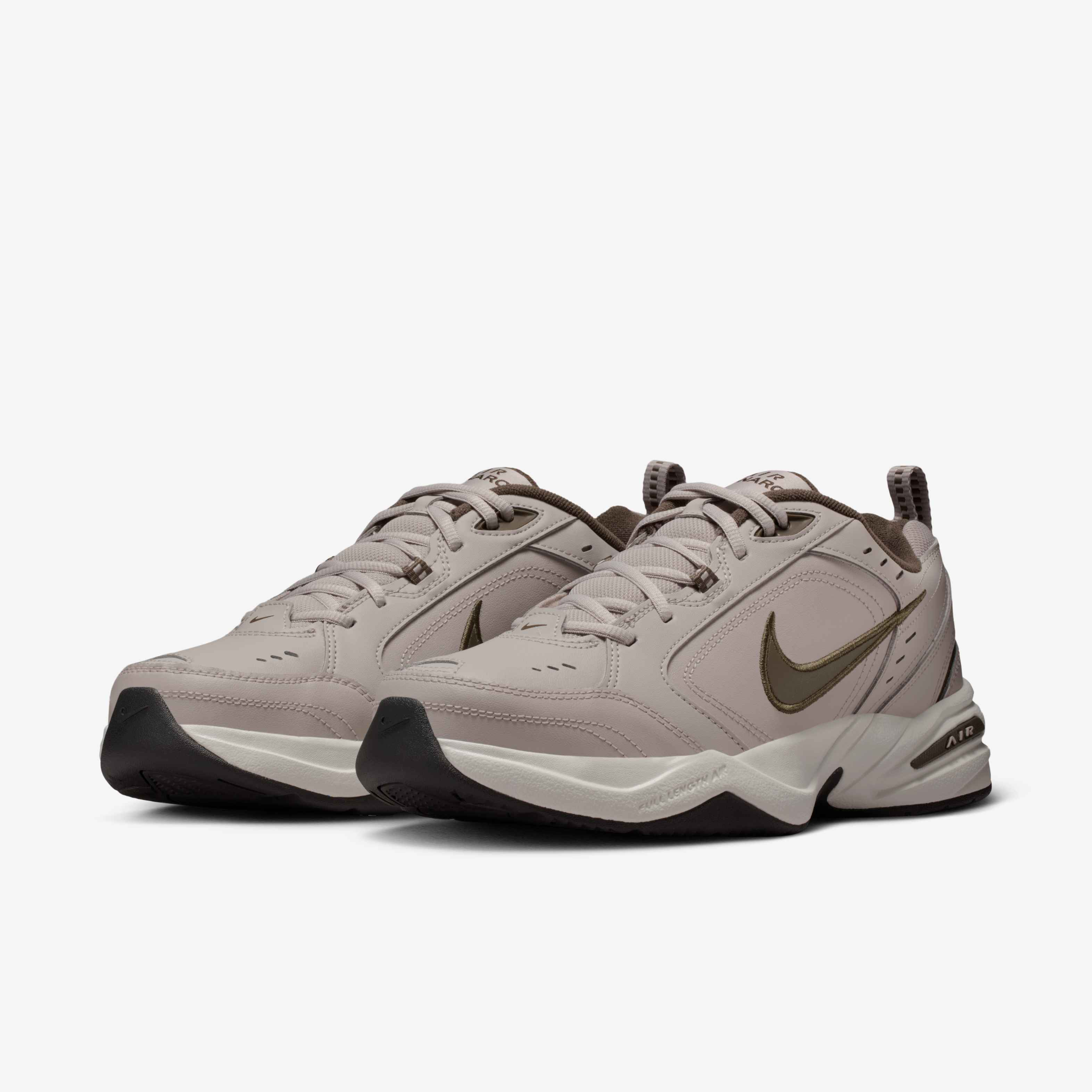 Nike Air Monarch IV image number 4