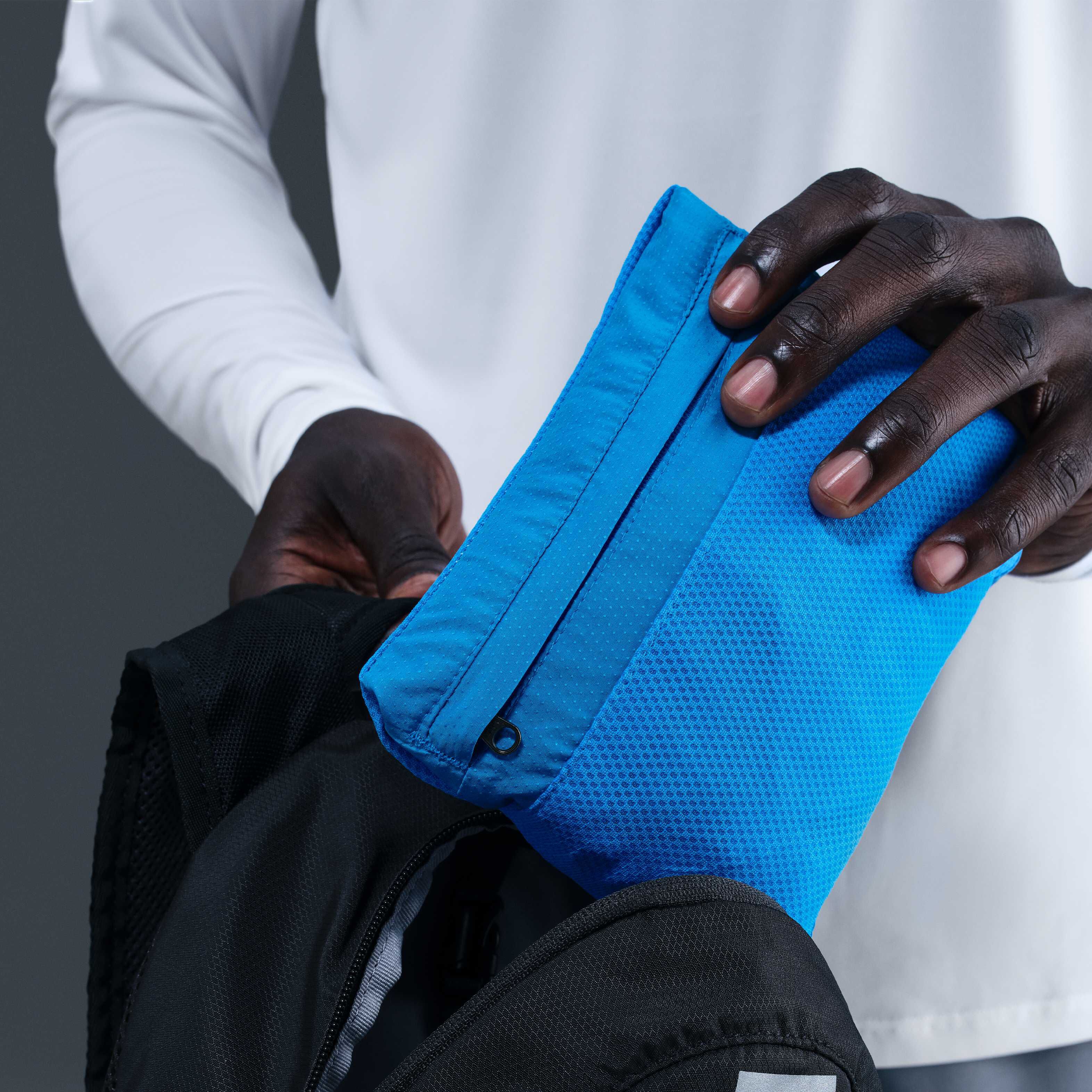 Nike Impossibly Light Windrunner image number 6