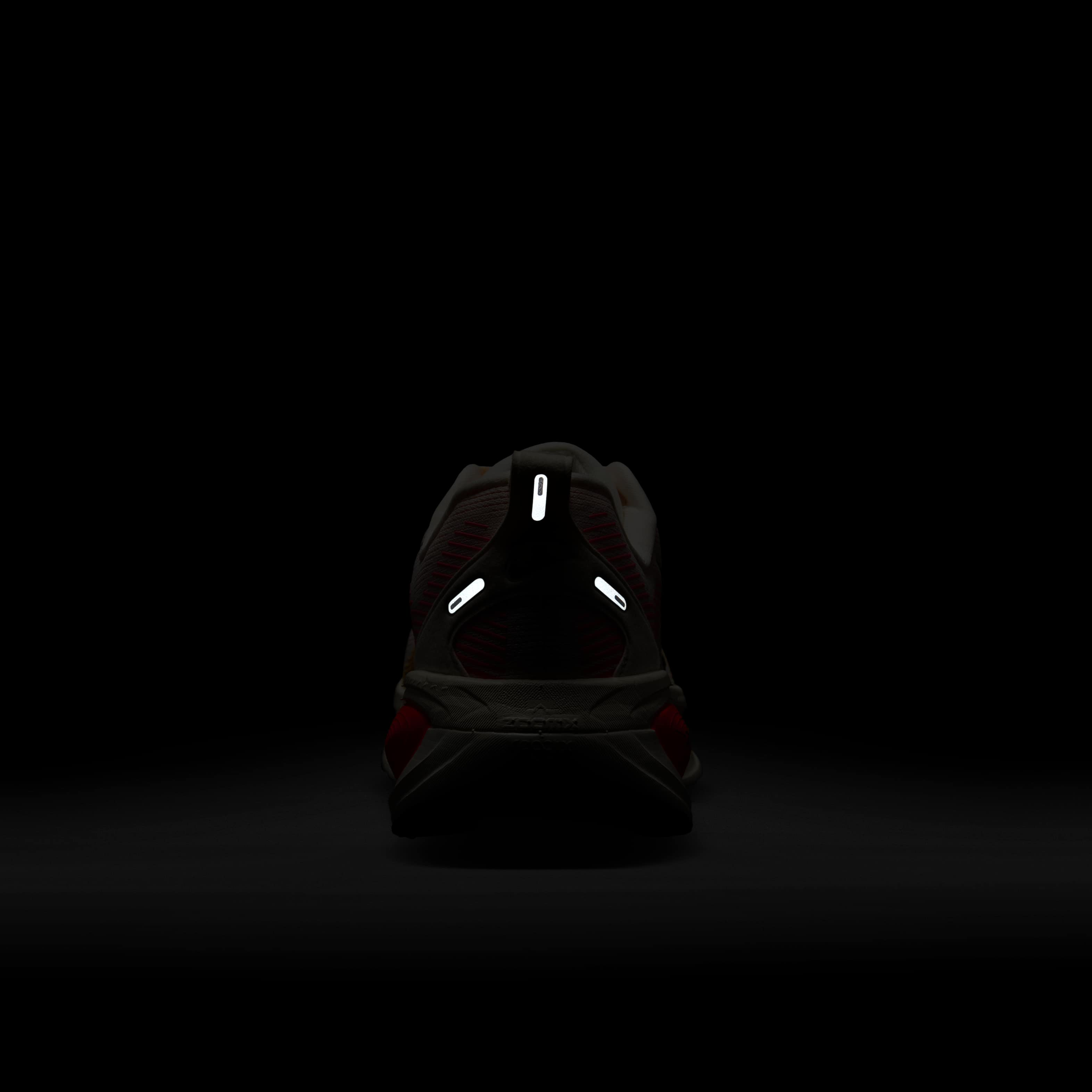 نايكي فوميرو 18 image number 8