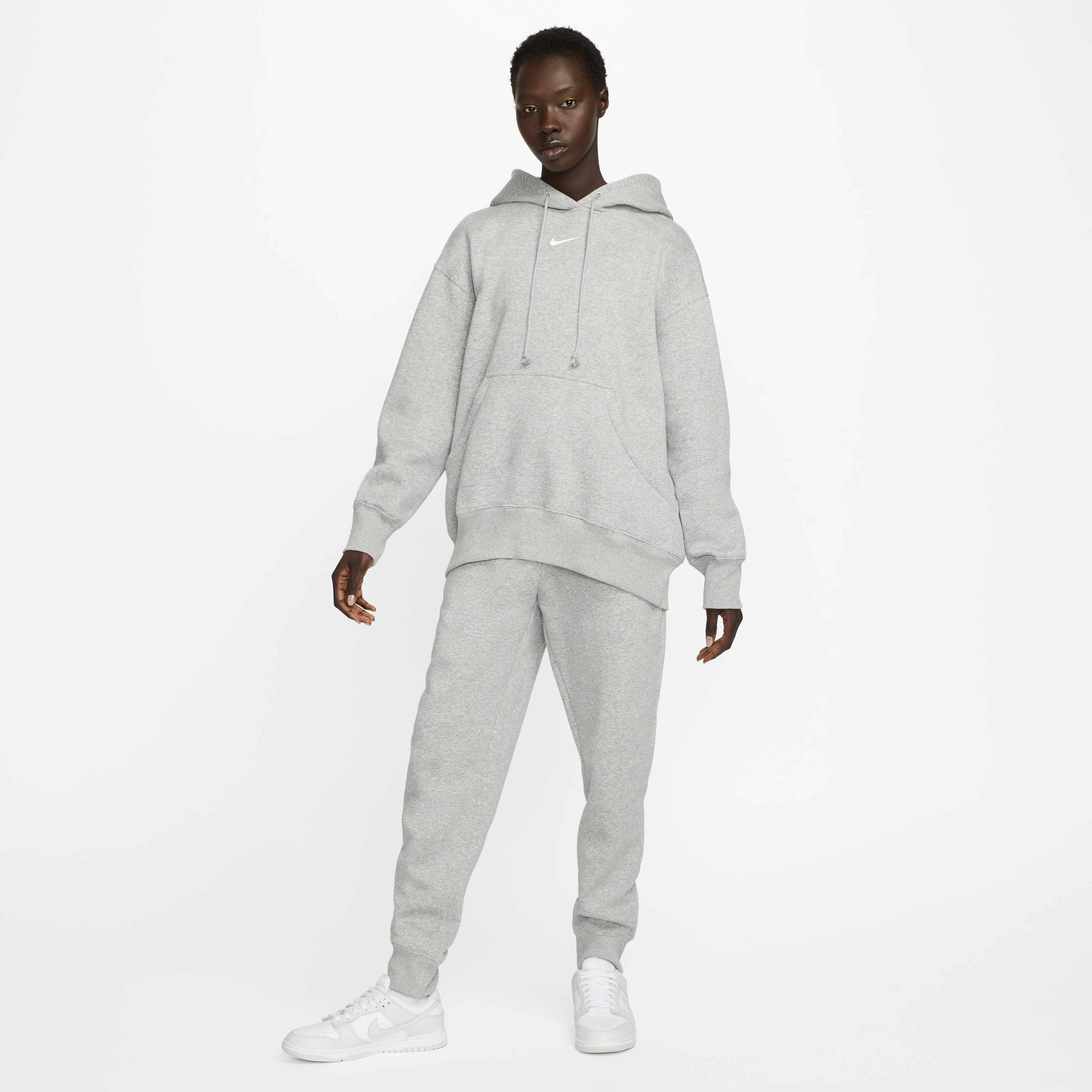 نايكي سبورتسوير فينيكس فليس image number 4