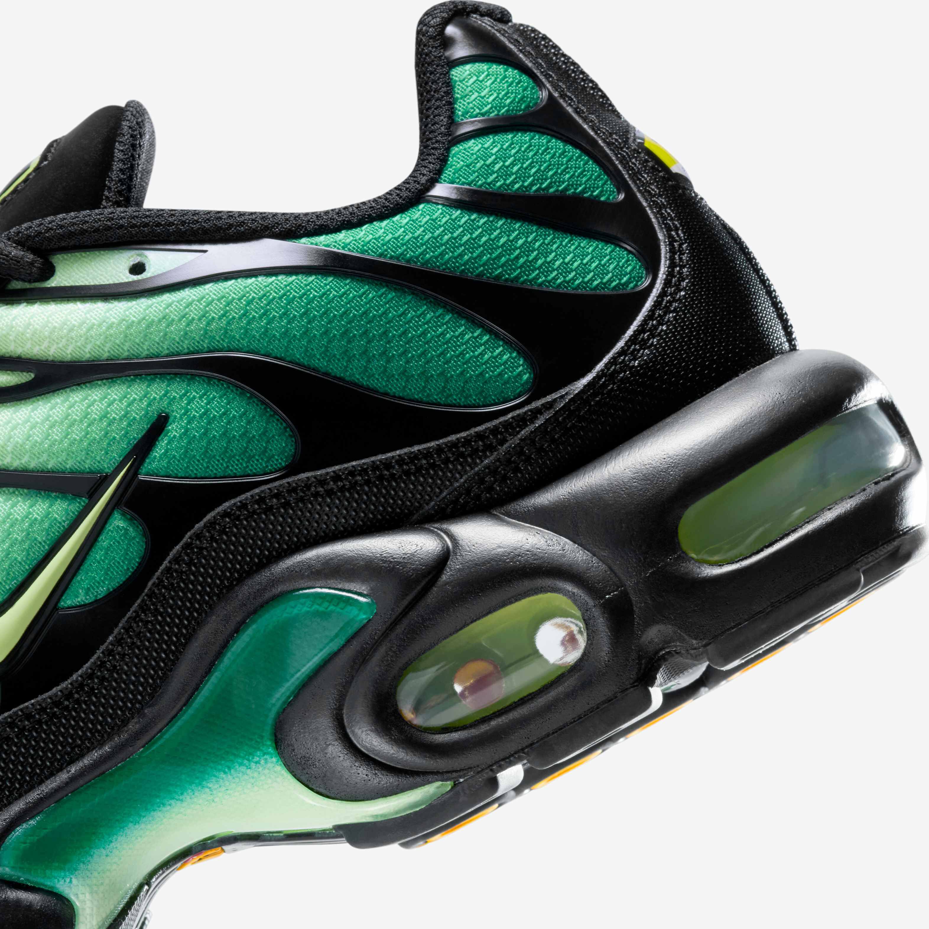 Nike Air Max Plus image number 7