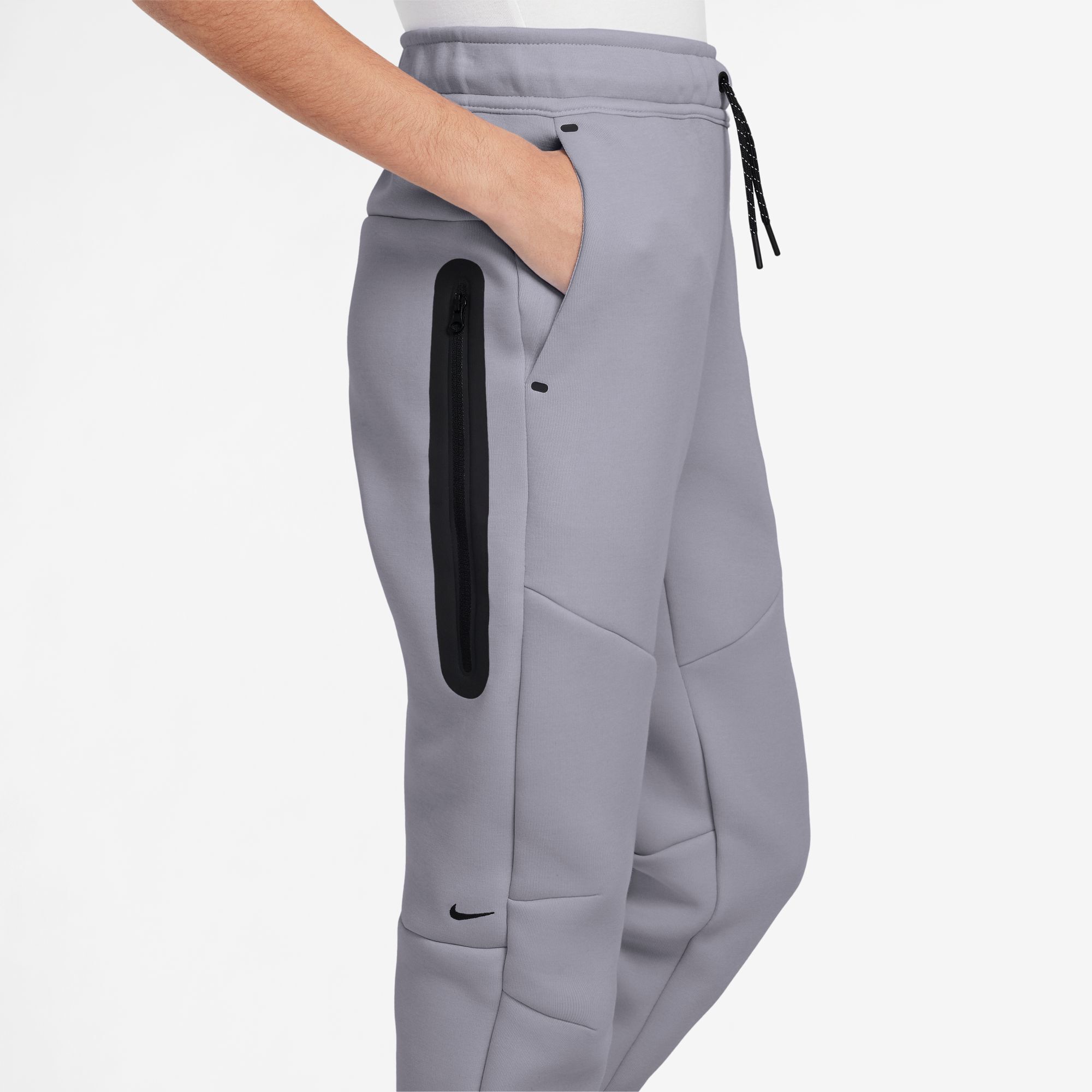 Nike Sportswear Tech Fleece image number 2