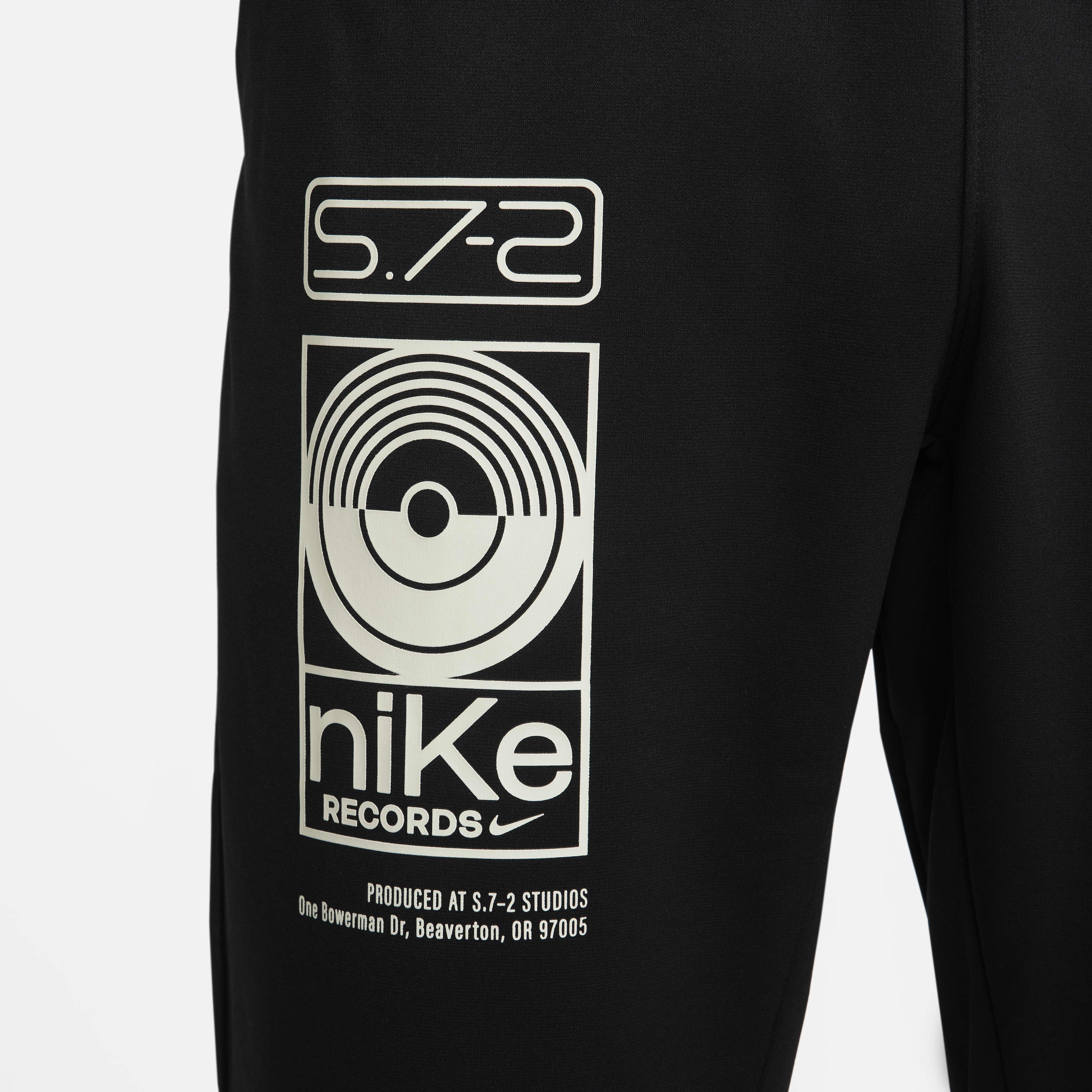 Nike 72 logo store