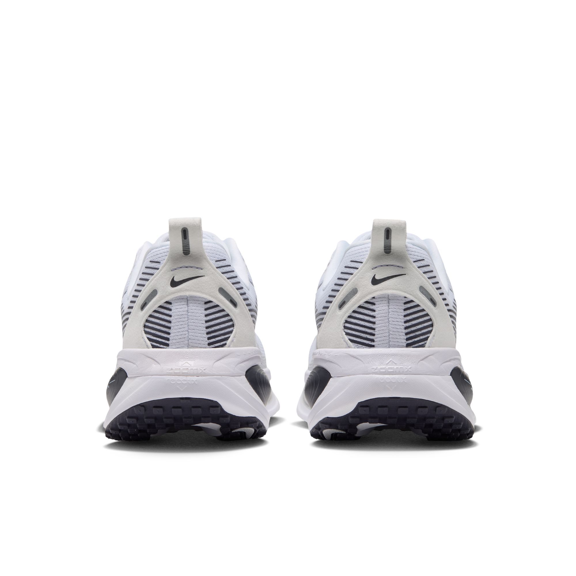 Nike Vomero 18 image number 1