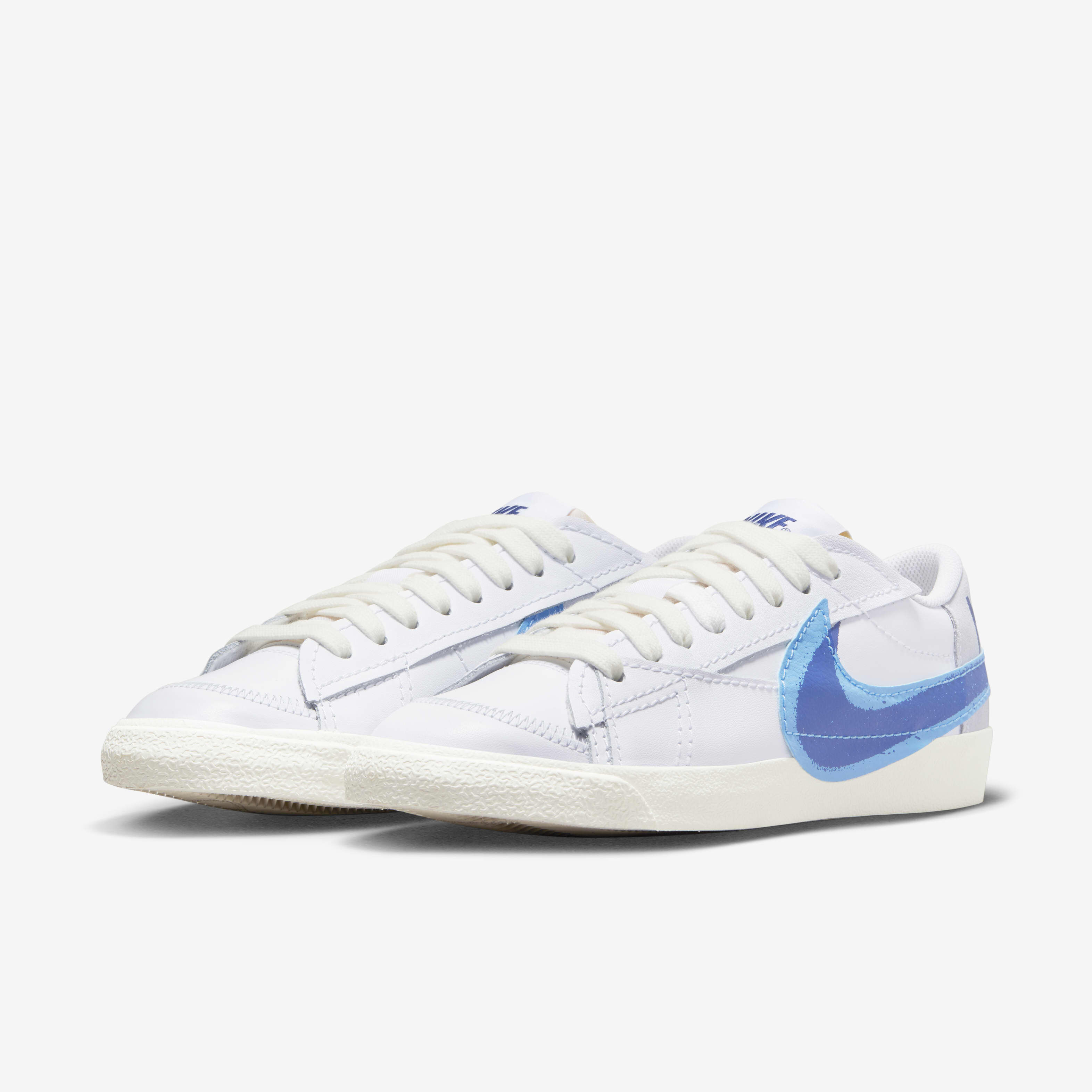 Nike Blazer Low '77 Jumbo image number 4