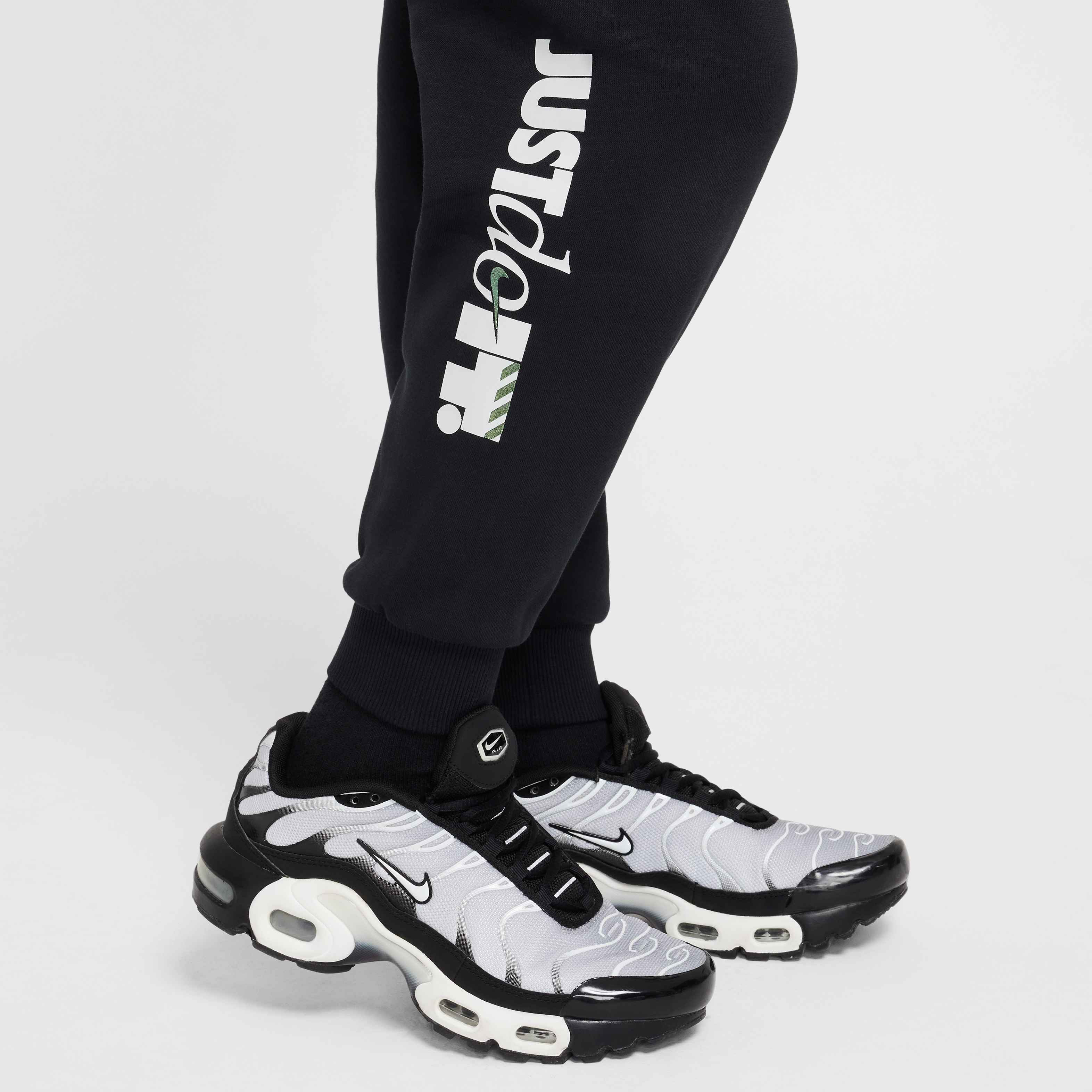 نايكي سبورتسوير كلوب فليس image number 4