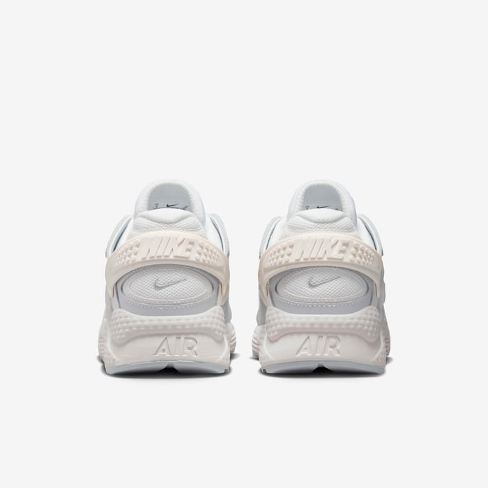 Nike Air Huarache Runner image number 6 Nike Air Huarache Runner image number 6