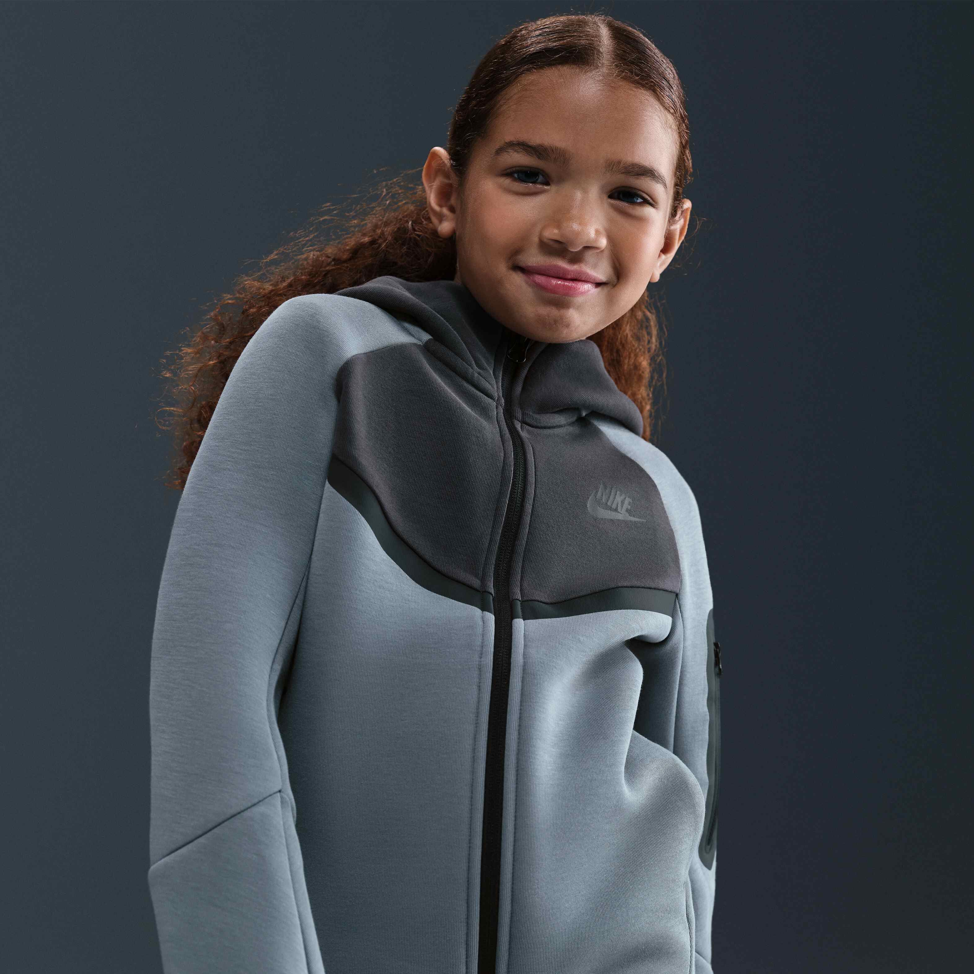 نايكي سبورتسوير تك فليس image number 1