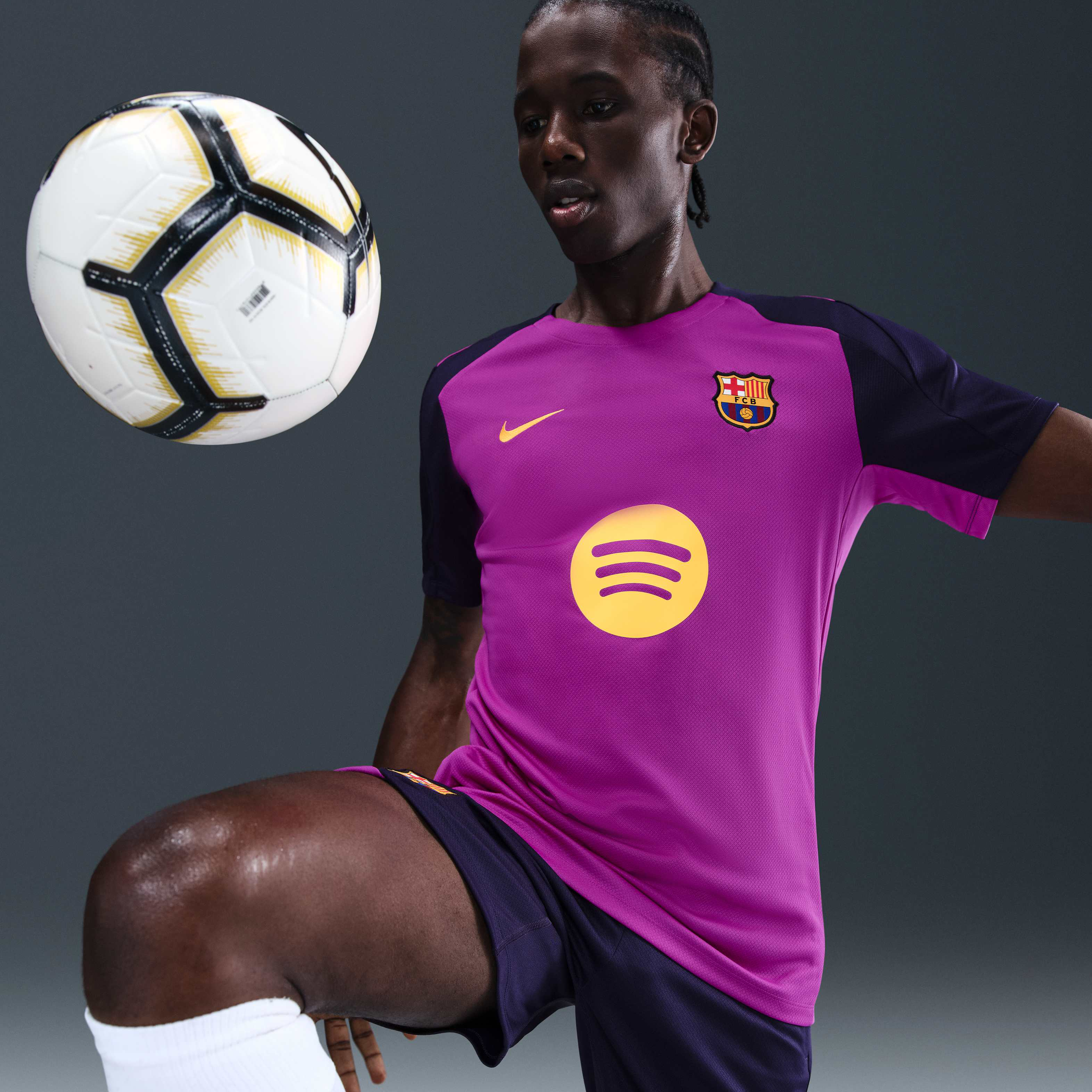 برشلونة سترايك image number 2