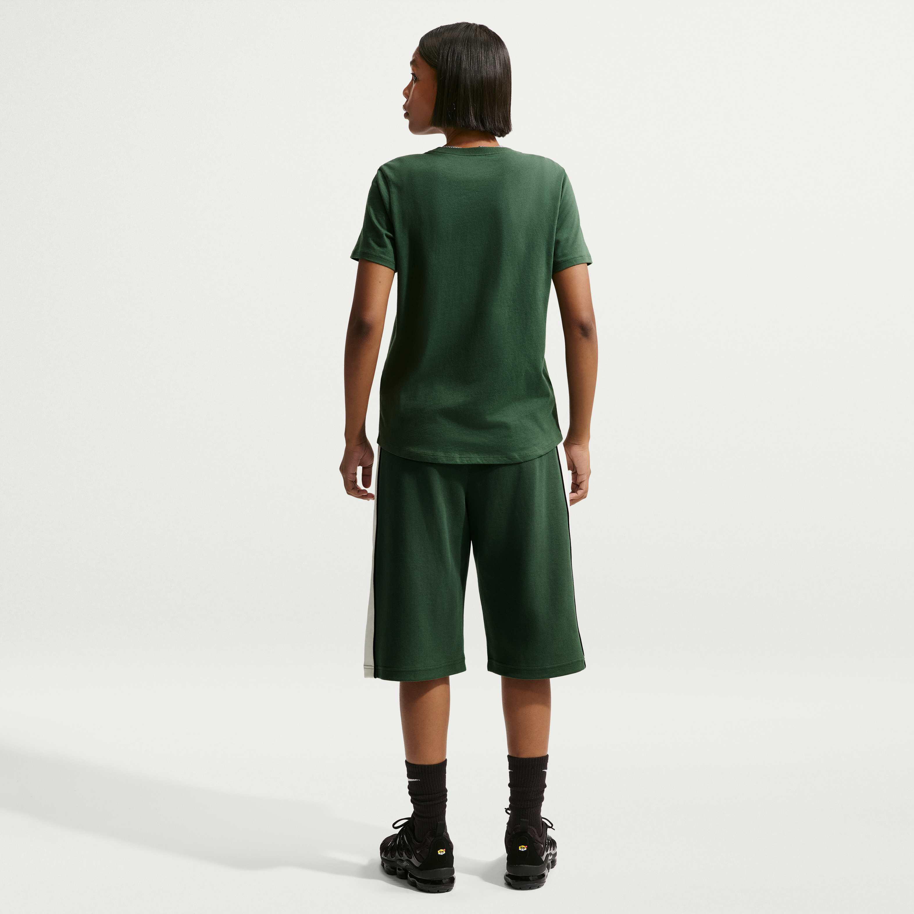 Nike Sportswear Club Essentials image number 4