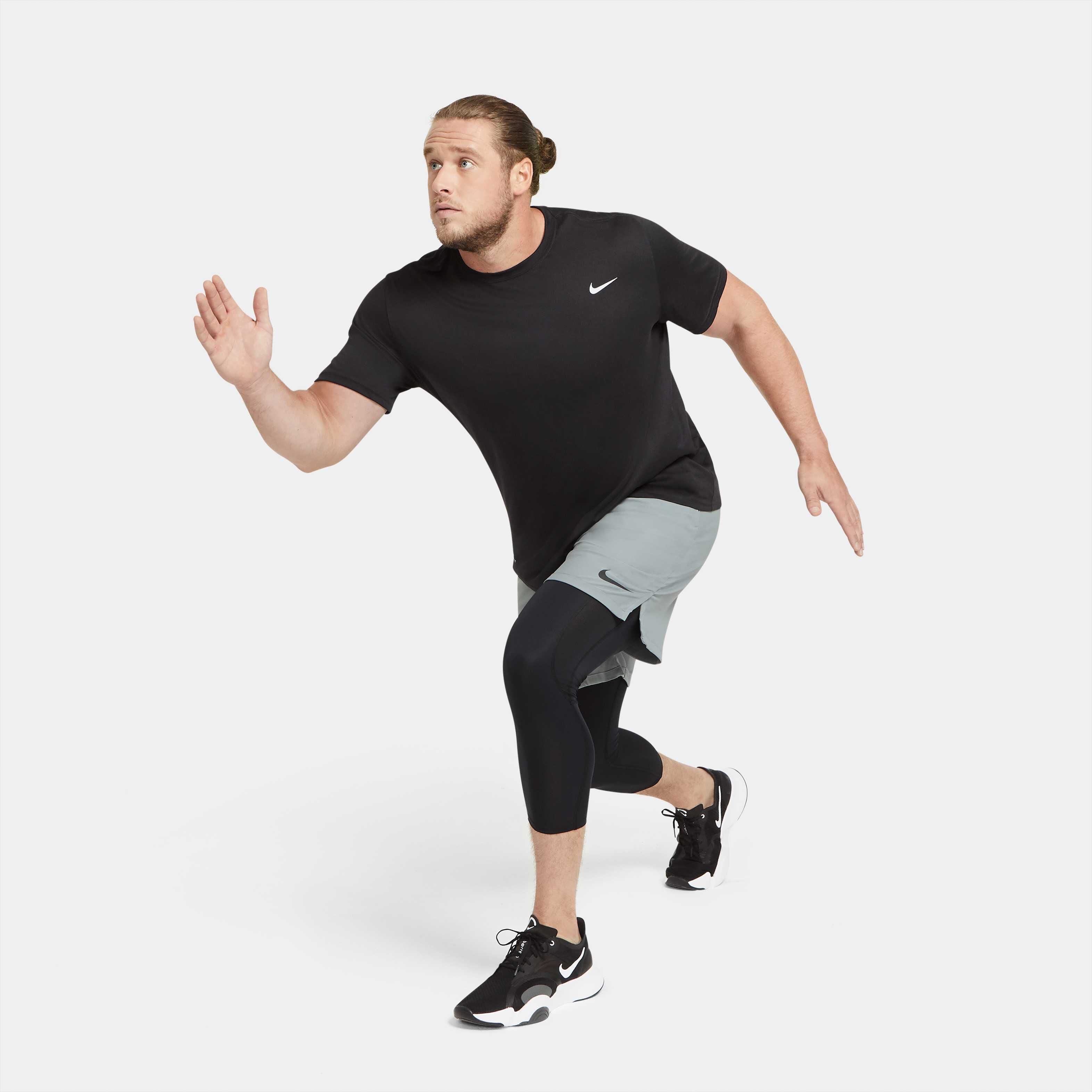 Nike Pro image number 9