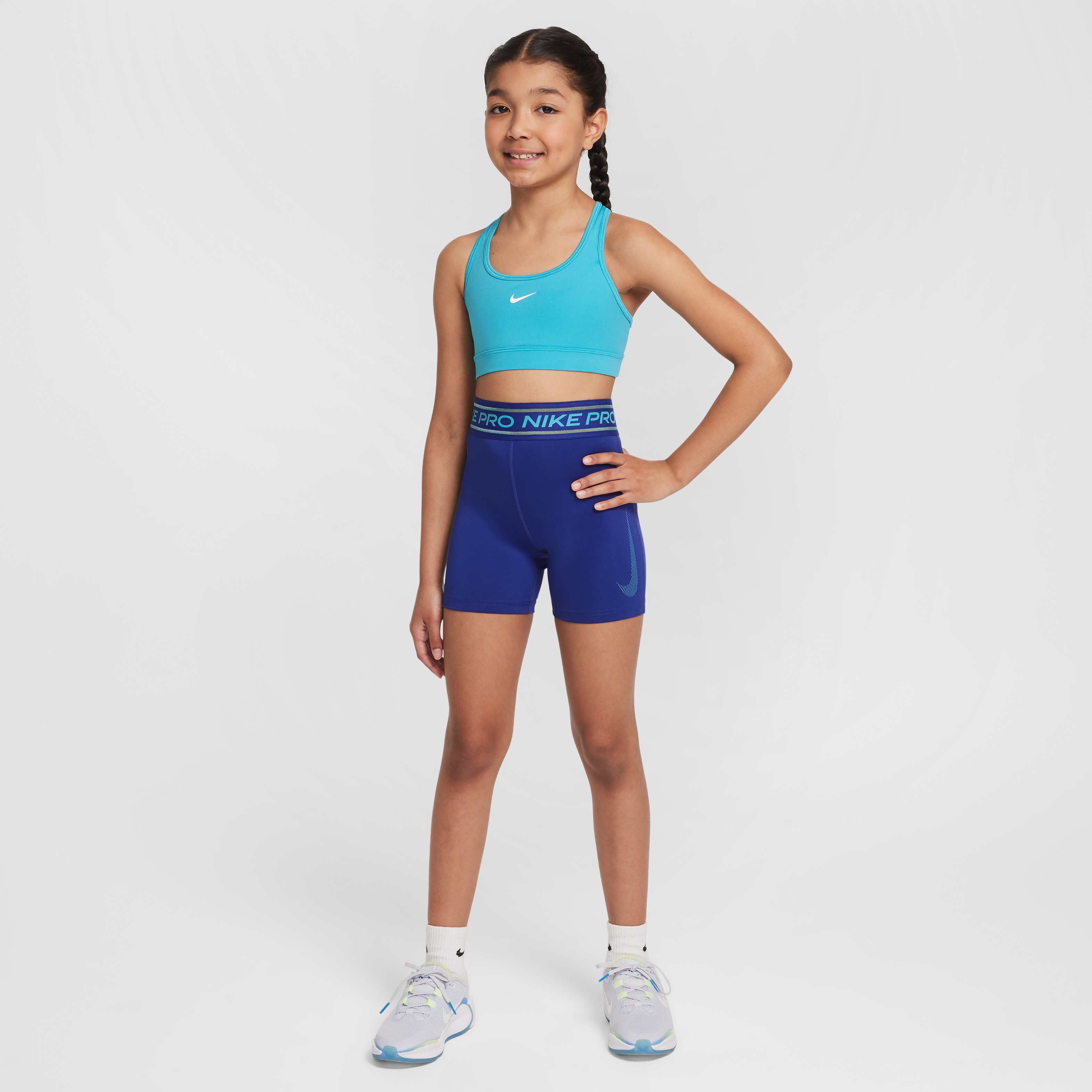 Nike Pro image number 5