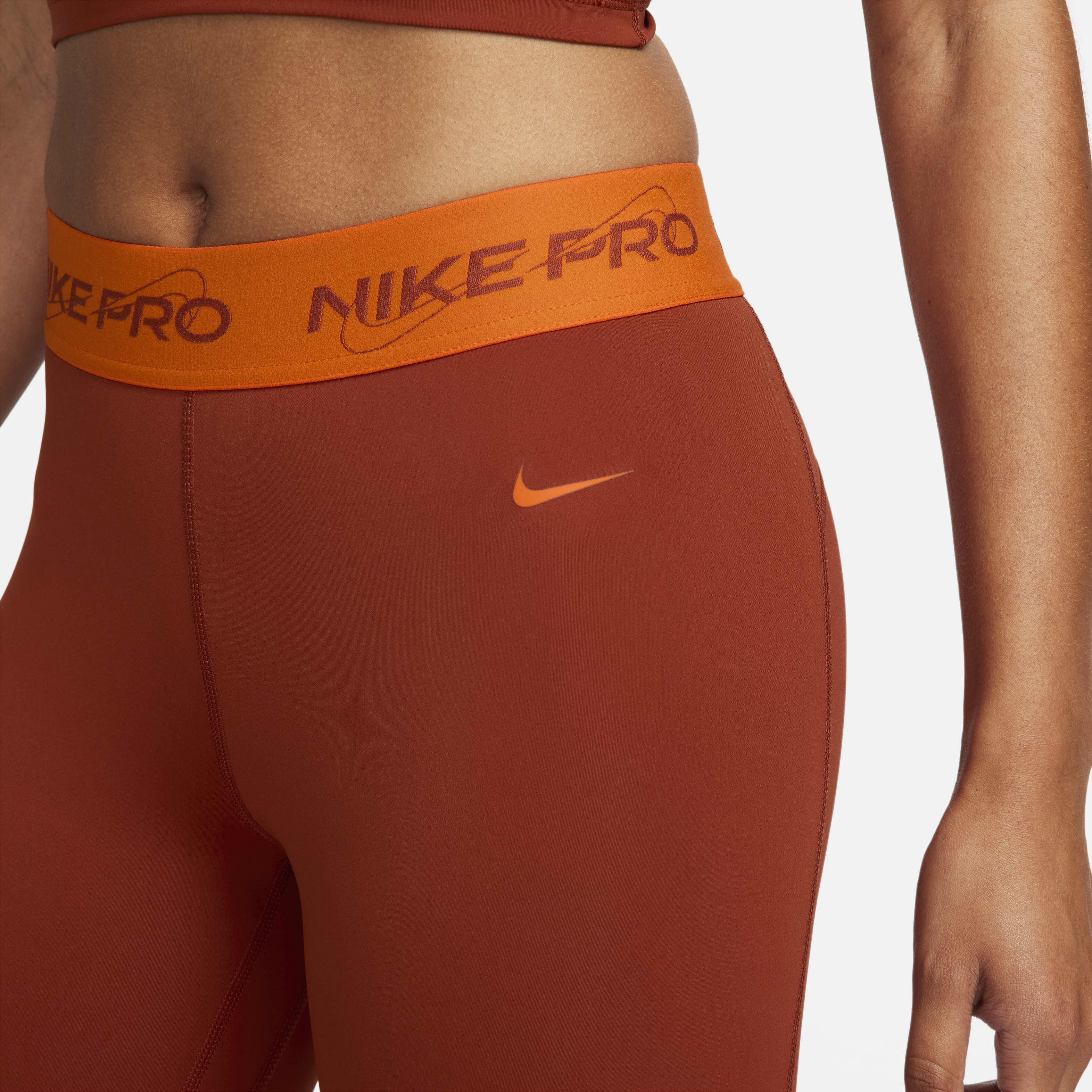 Nike Pro image number 2