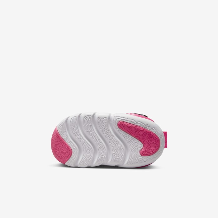 Nike Dynamo Go image number 1 Nike Dynamo Go image number 1