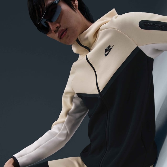 Nike Tech image number 2 Nike Tech image number 2