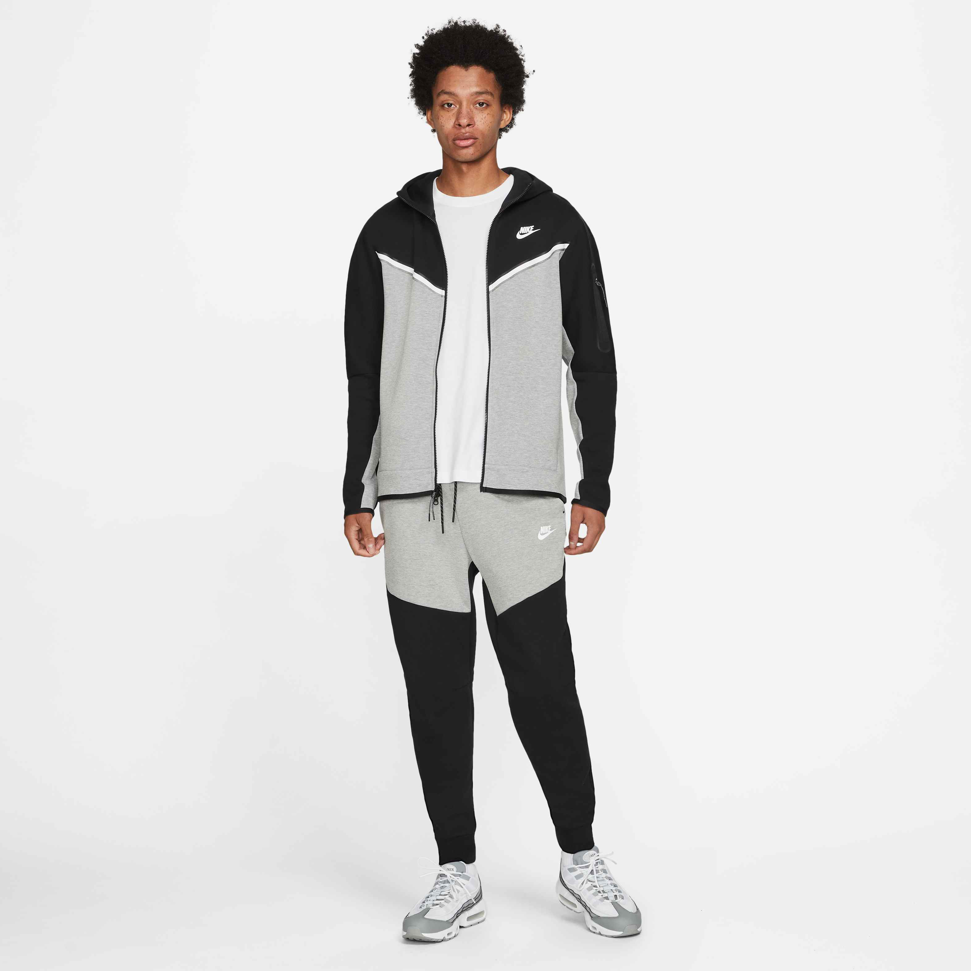Nike Sportswear Tech Fleece image number 6