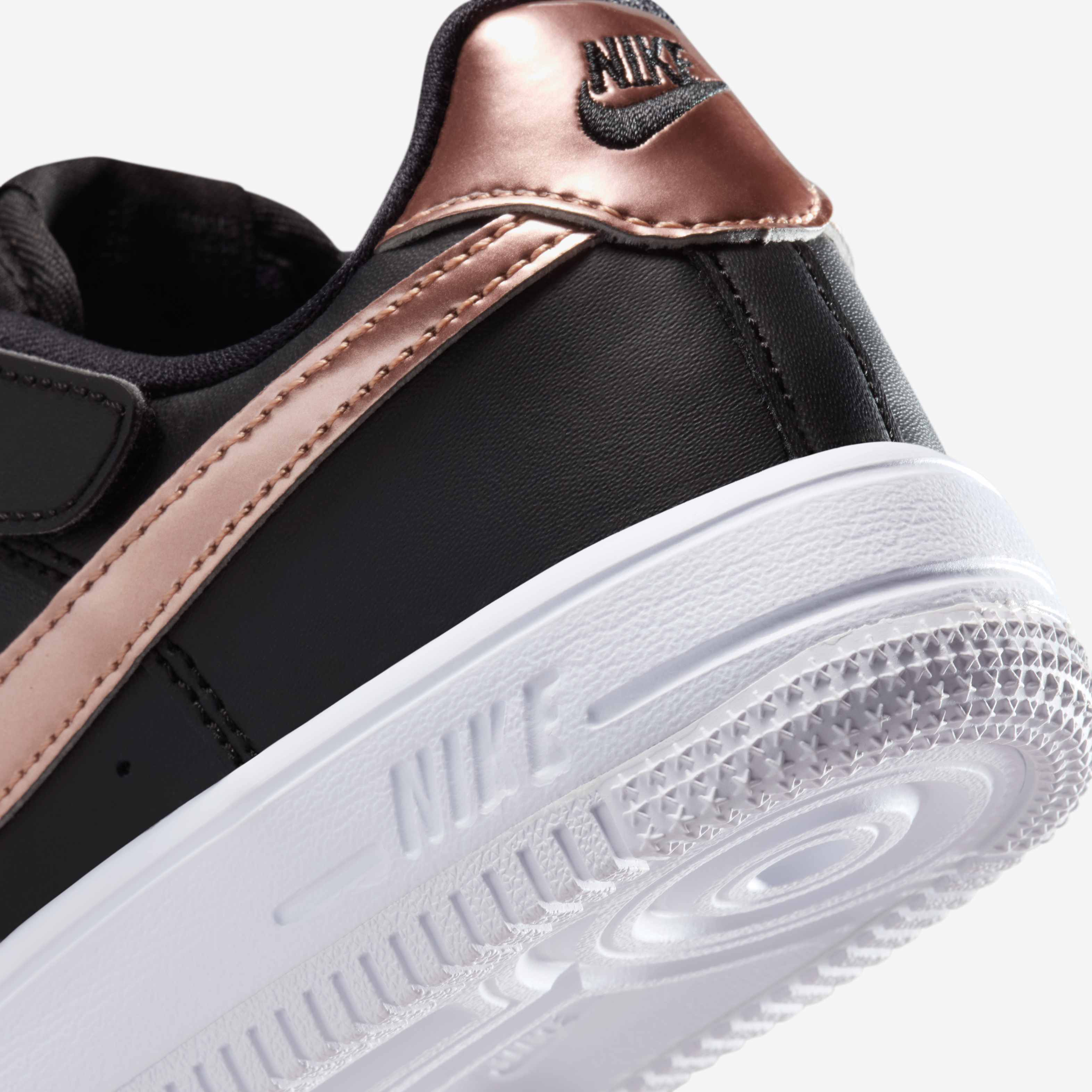 Nike Force 1 Low SE EasyOn image number 7