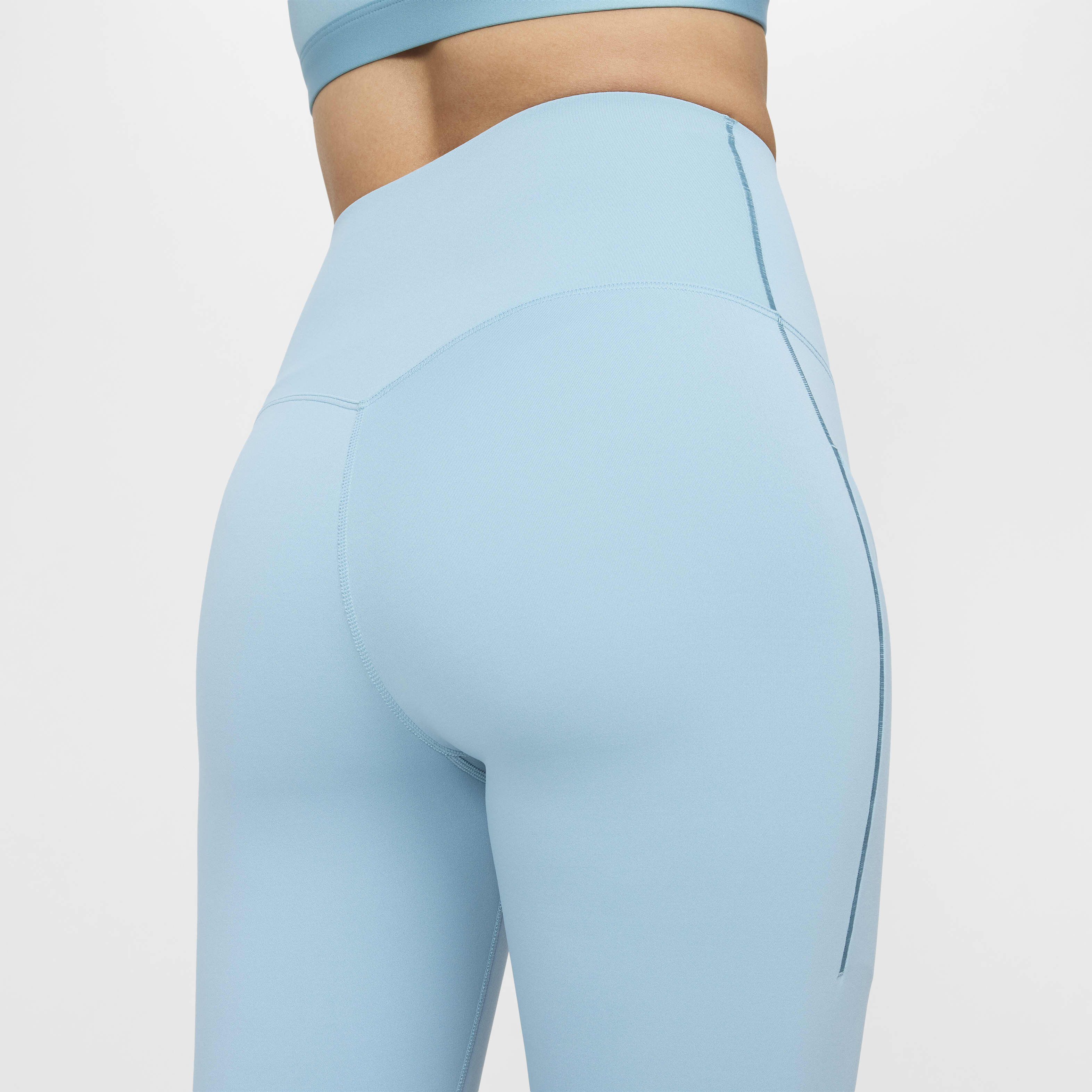 نايكي يونيفيرسا image number 5