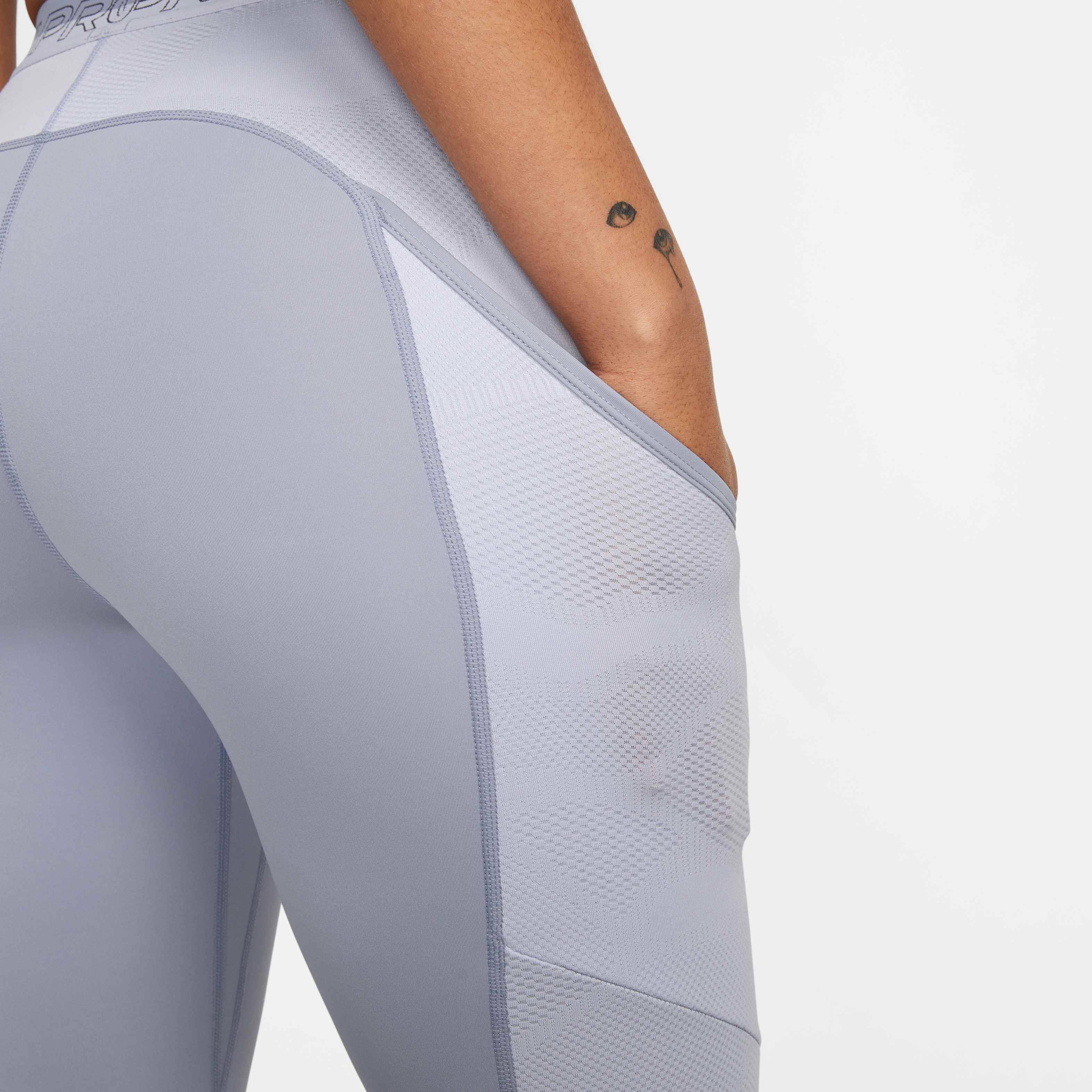 Nike Pro image number 3