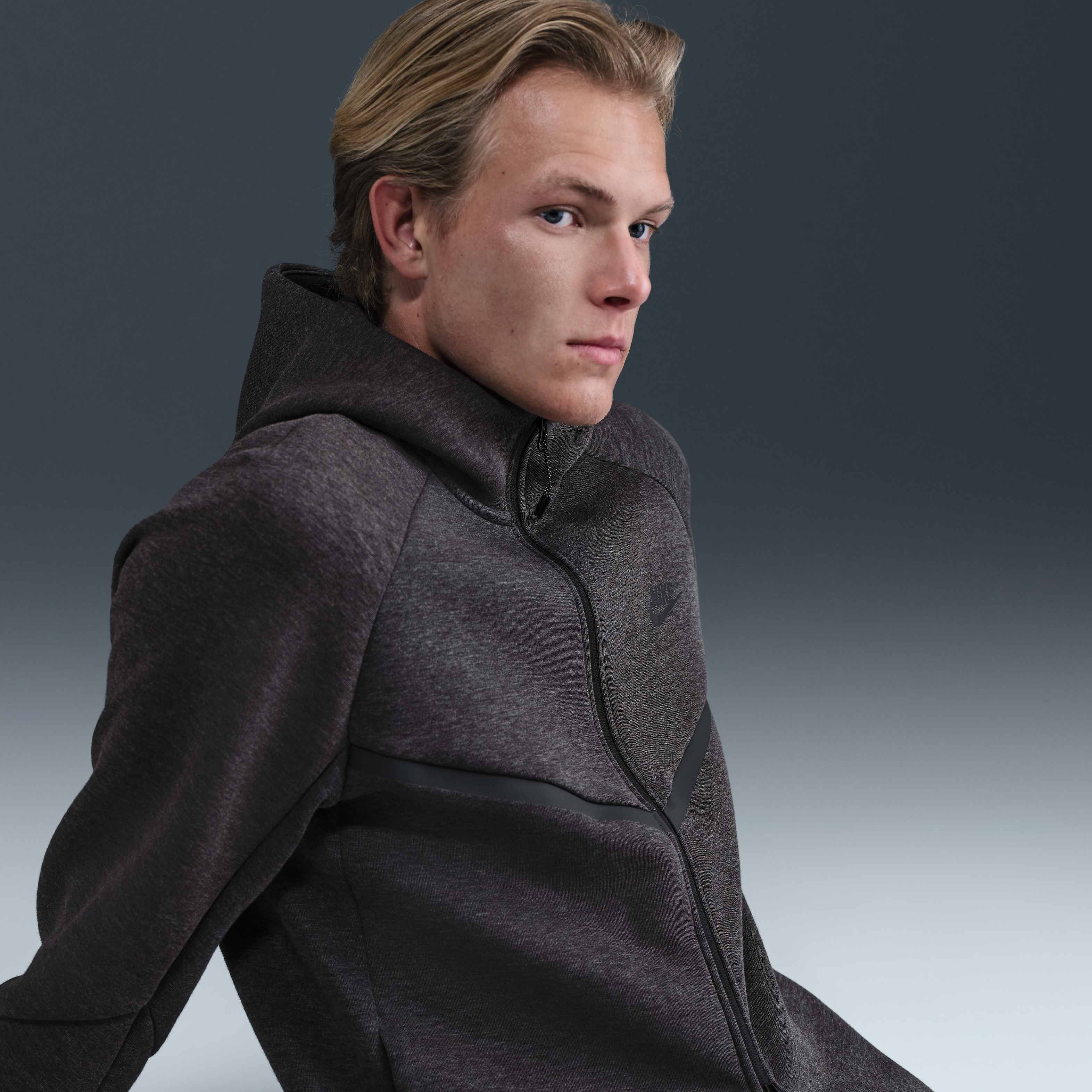 نايكي تك image number 2