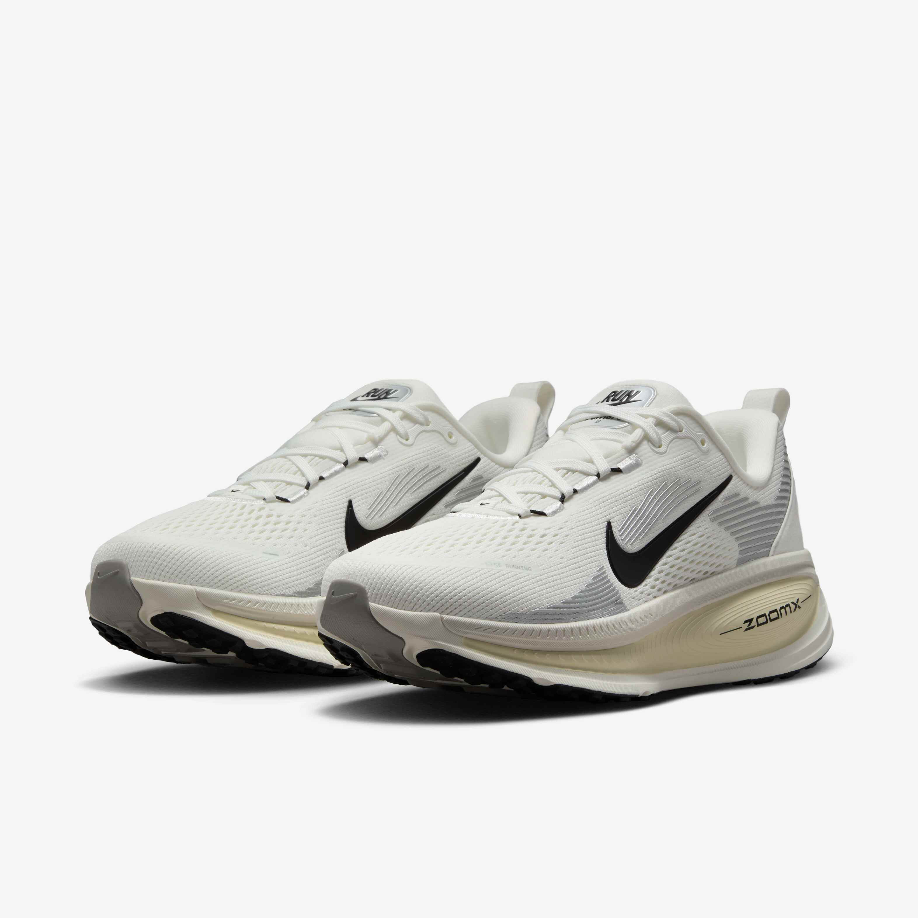 Nike Vomero 18 image number 4