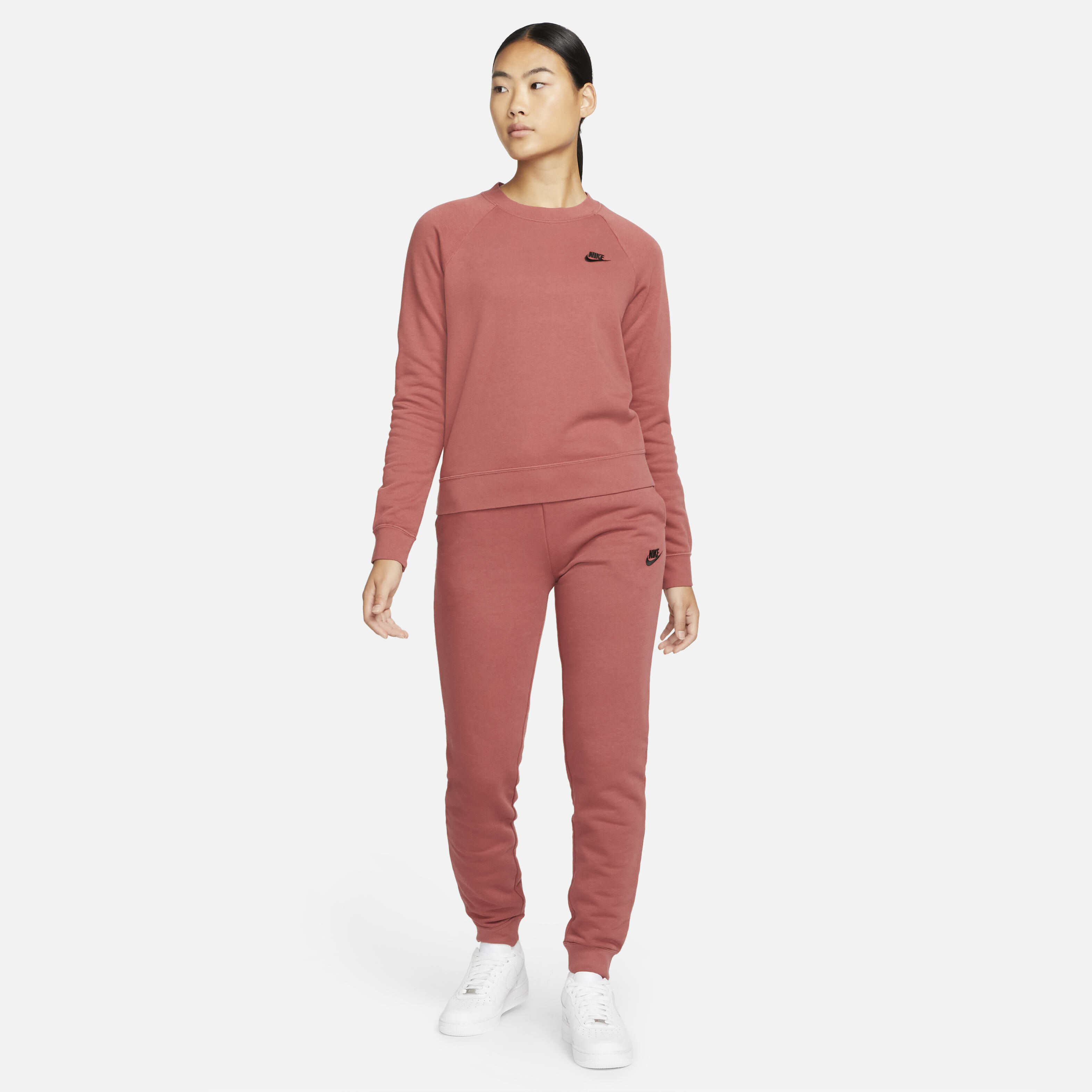 Nike Sportswear Essential image number 3