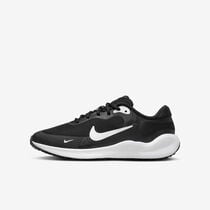 Nike Revolution 7
