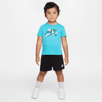 Nike Sportswear "Outside the Lines"