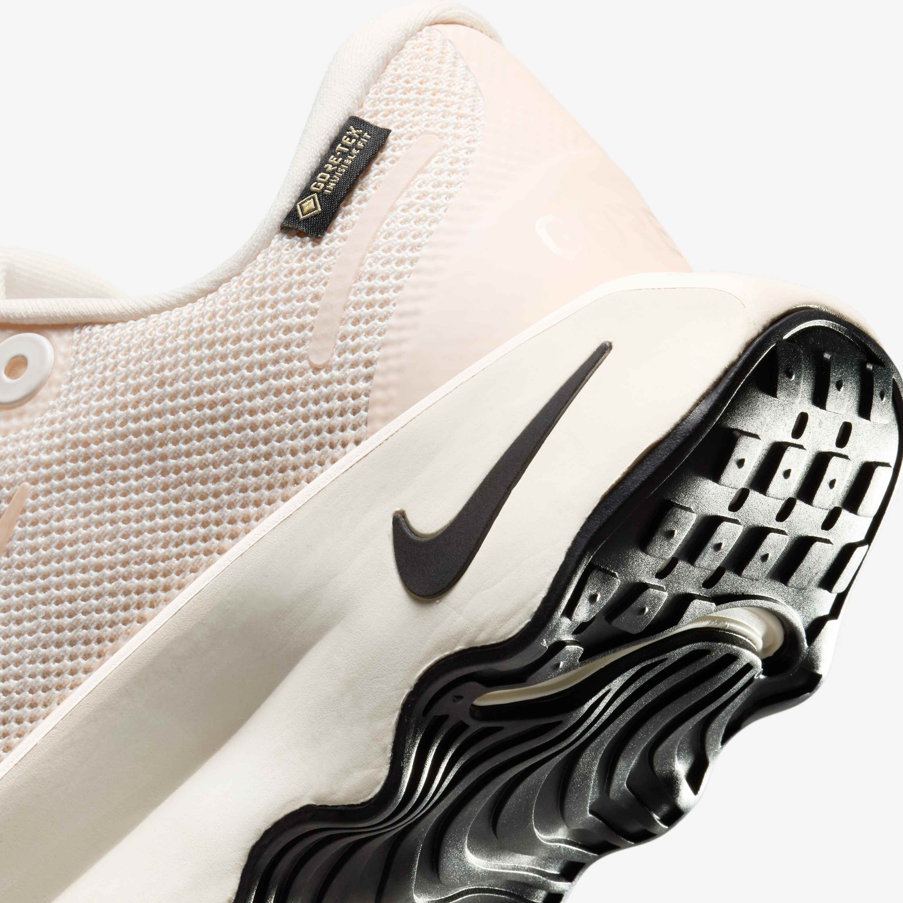 نايكي موتيفا جور-تكس image number 7