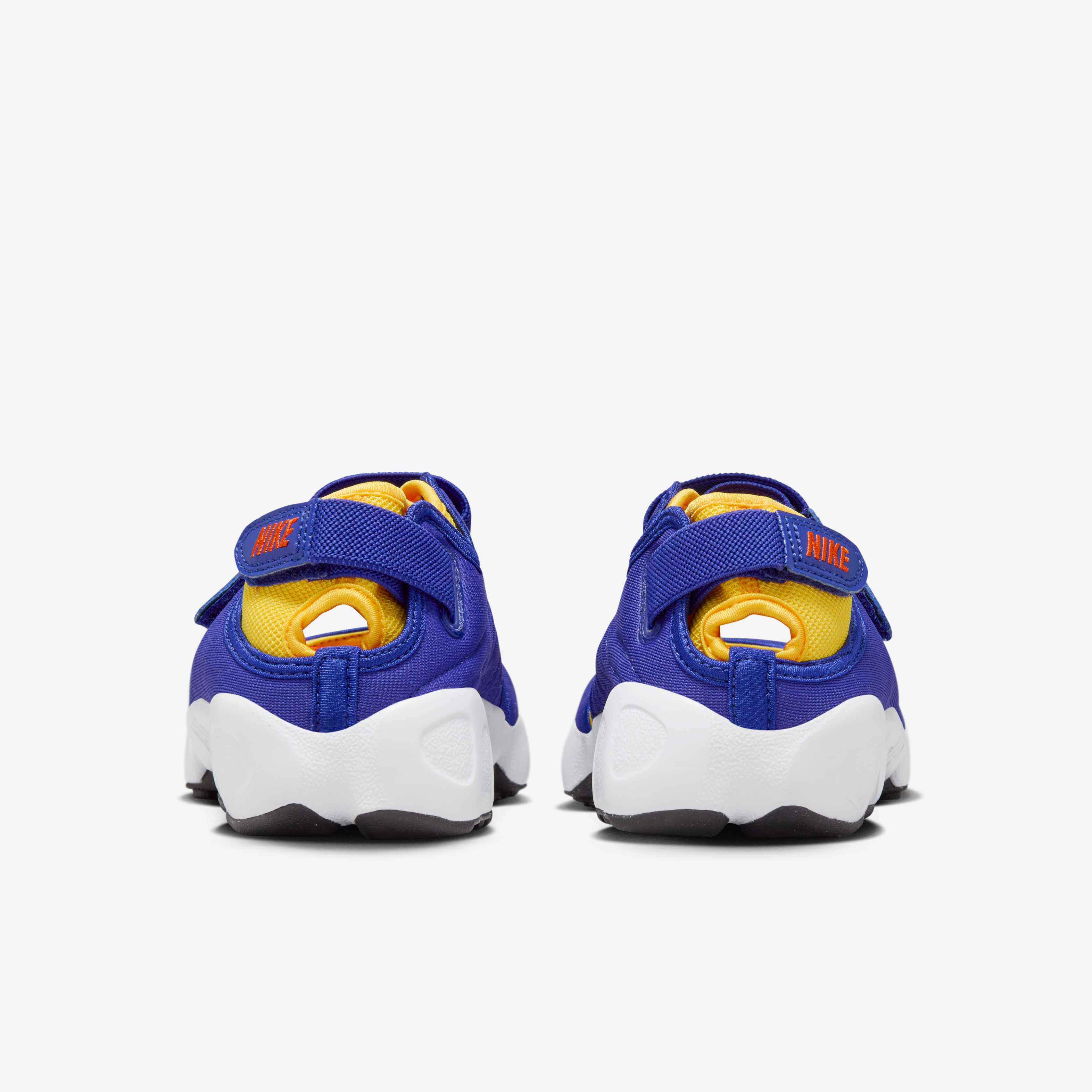 Sports direct nike rift hotsell
