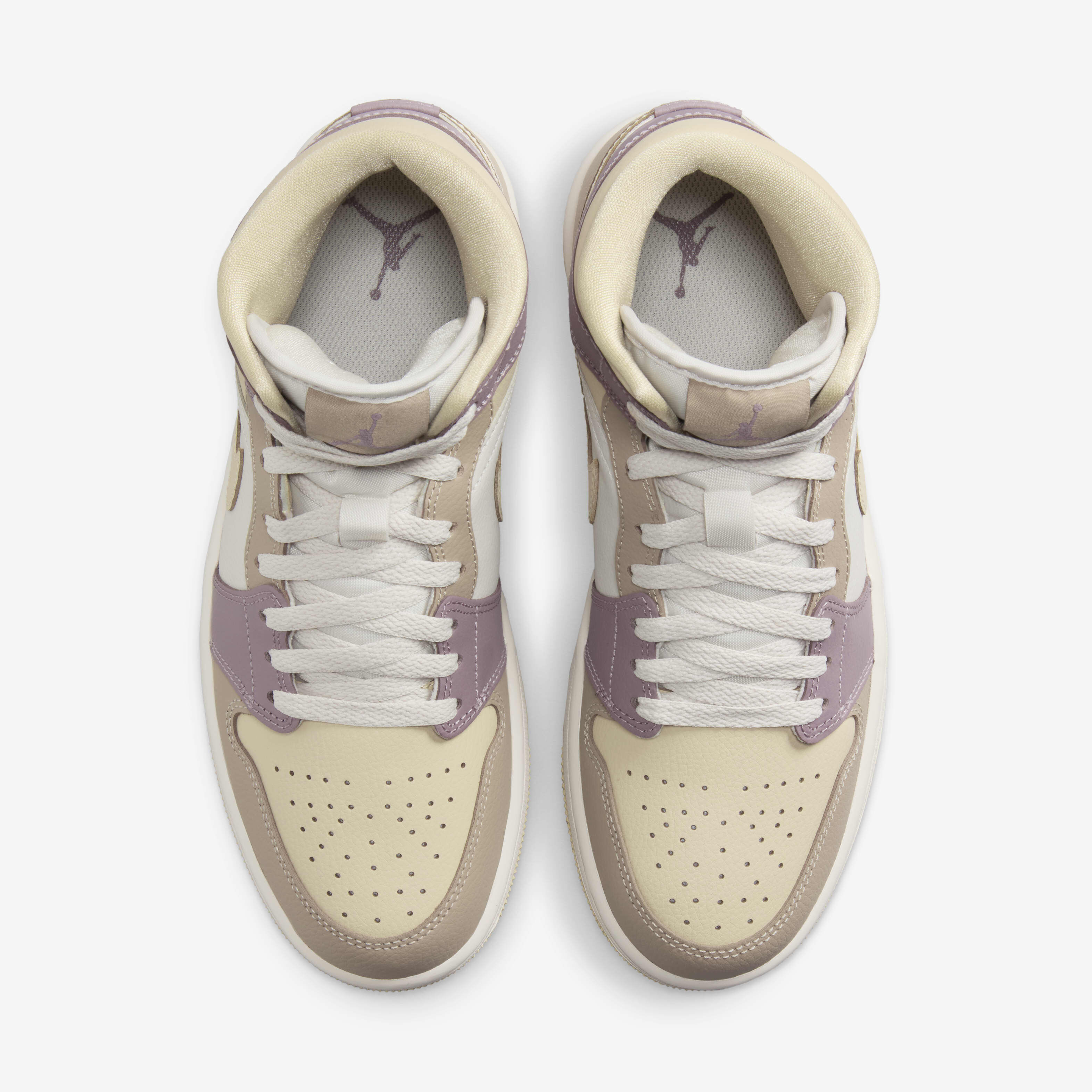 Air Jordan 1 Mid image number 3