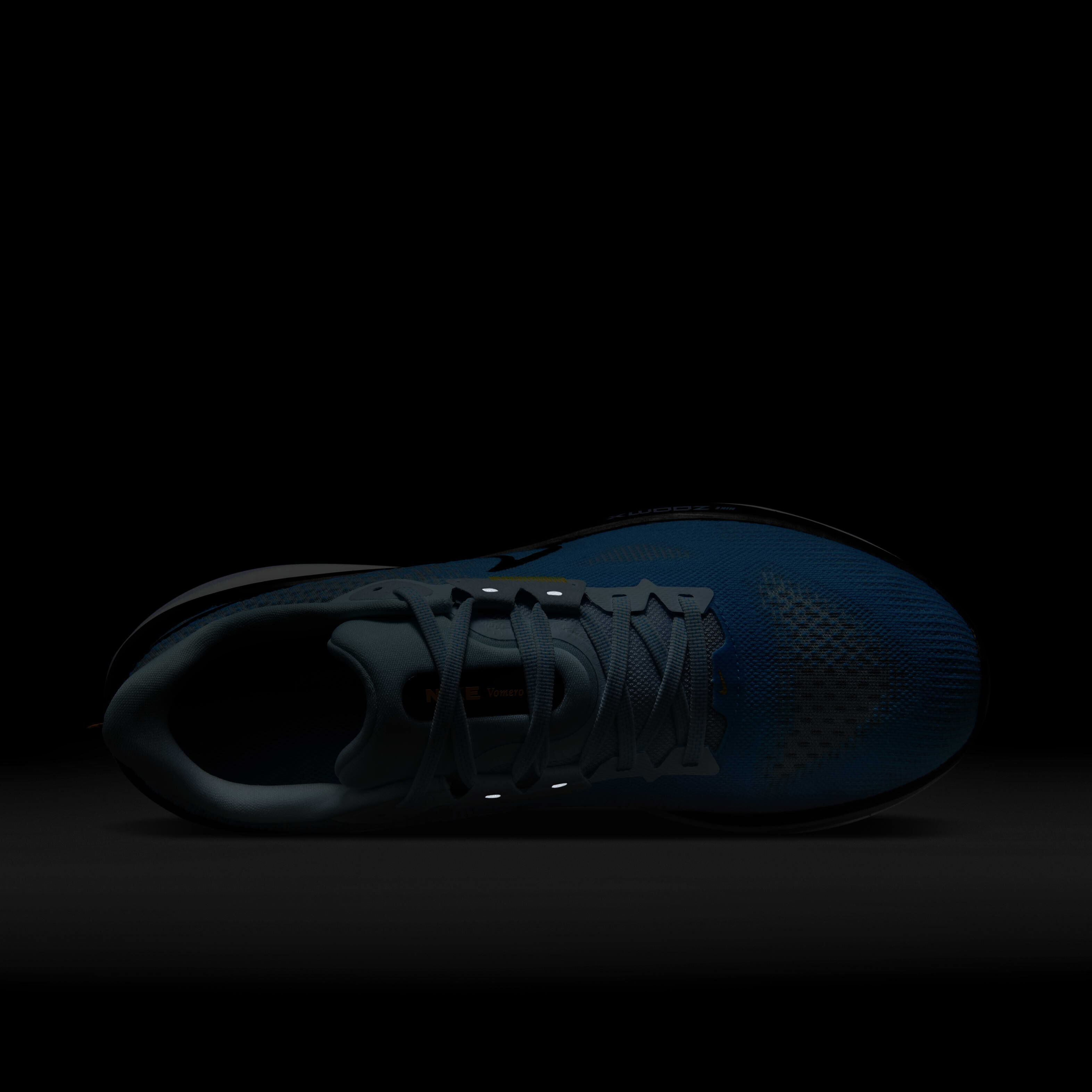 Nike Vomero 17 image number 8